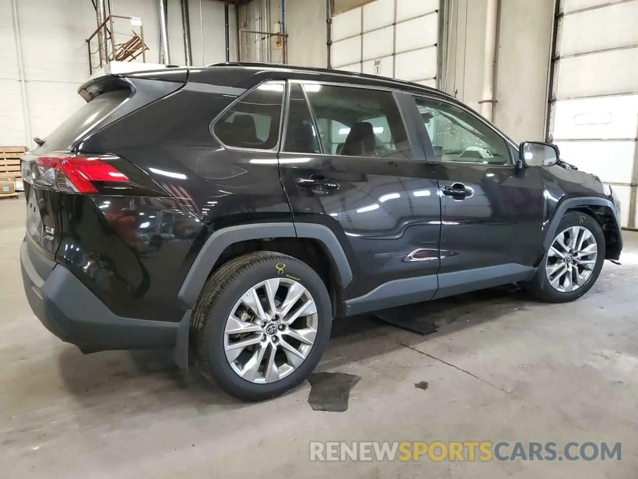 3 Photograph of a damaged car 2T3A1RFV8PC381385 TOYOTA RAV4 2023
