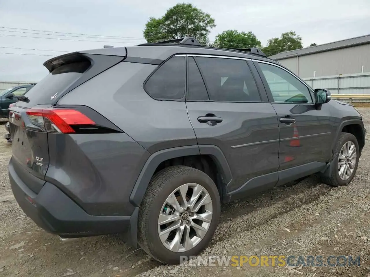 3 Photograph of a damaged car 2T3A1RFV8PC390992 TOYOTA RAV4 2023