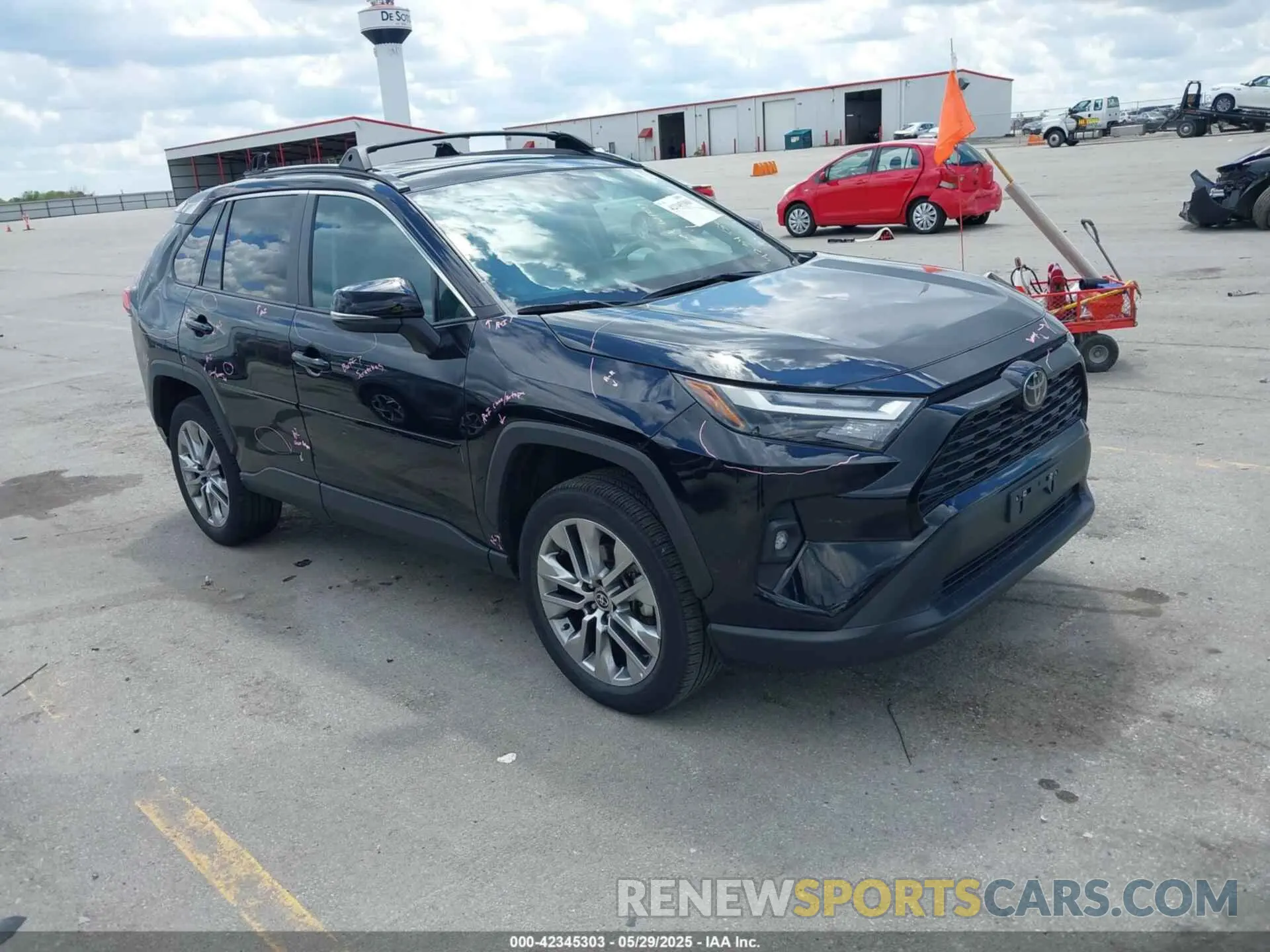 1 Photograph of a damaged car 2T3A1RFVXPC350896 TOYOTA RAV4 2023