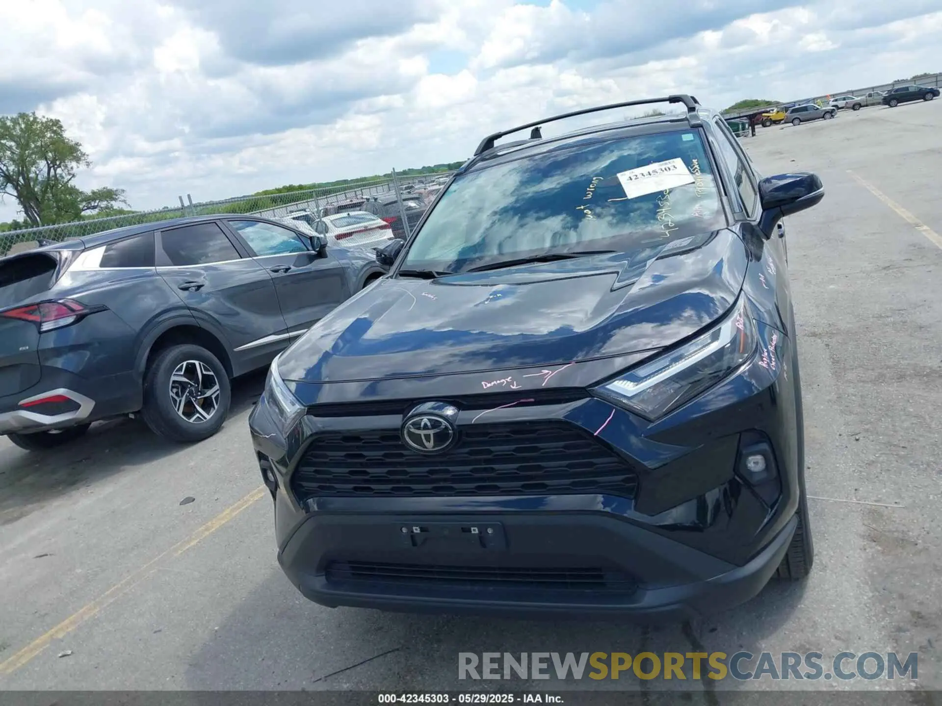 12 Photograph of a damaged car 2T3A1RFVXPC350896 TOYOTA RAV4 2023
