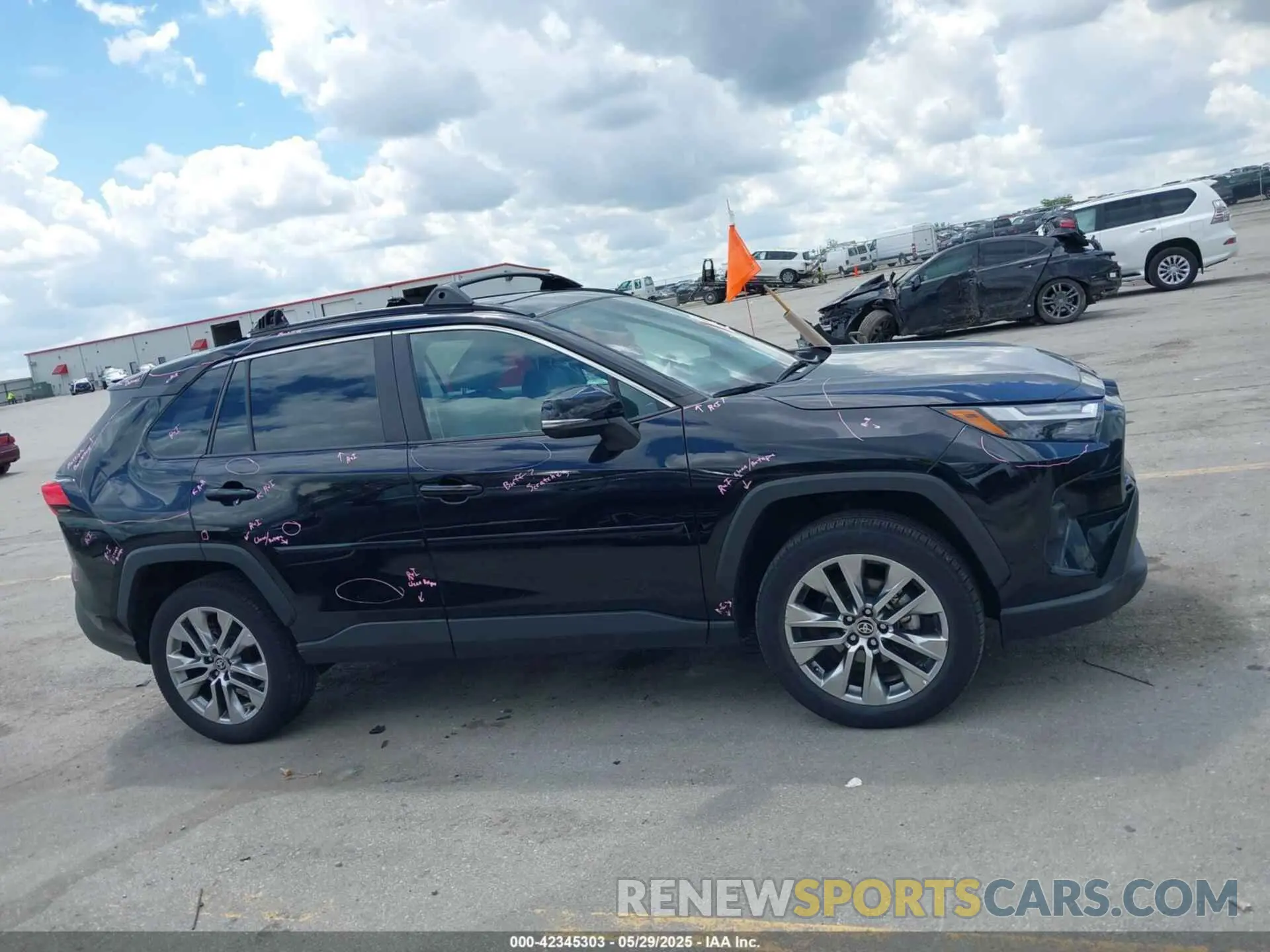 13 Photograph of a damaged car 2T3A1RFVXPC350896 TOYOTA RAV4 2023
