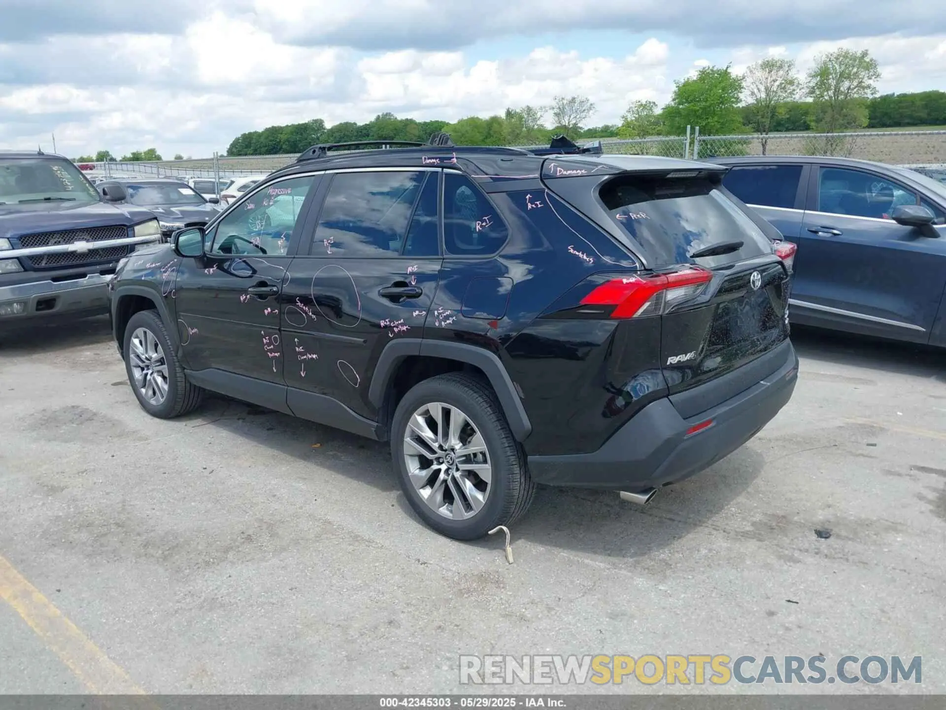 3 Photograph of a damaged car 2T3A1RFVXPC350896 TOYOTA RAV4 2023