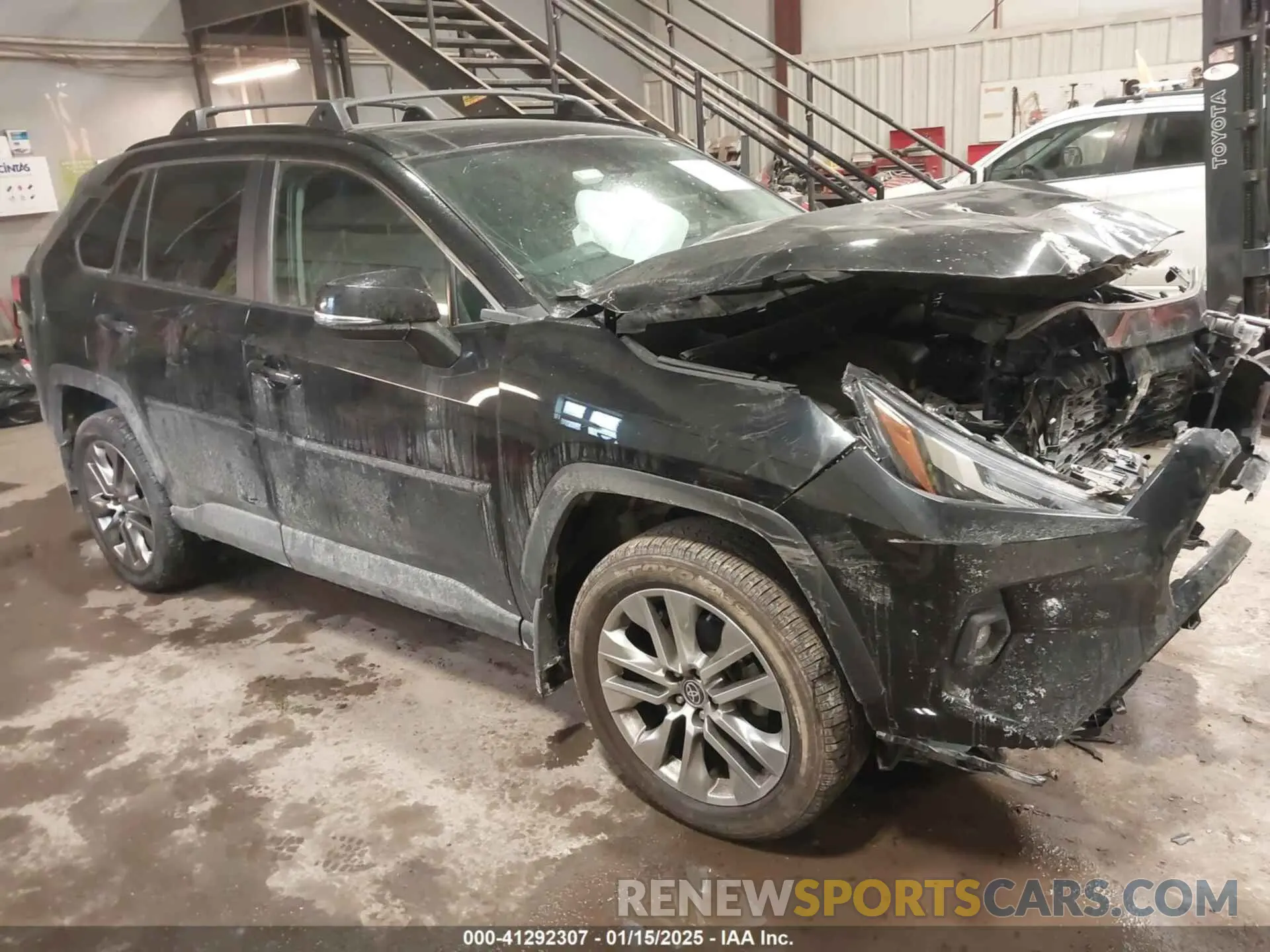 1 Photograph of a damaged car 2T3A1RFVXPC355287 TOYOTA RAV4 2023