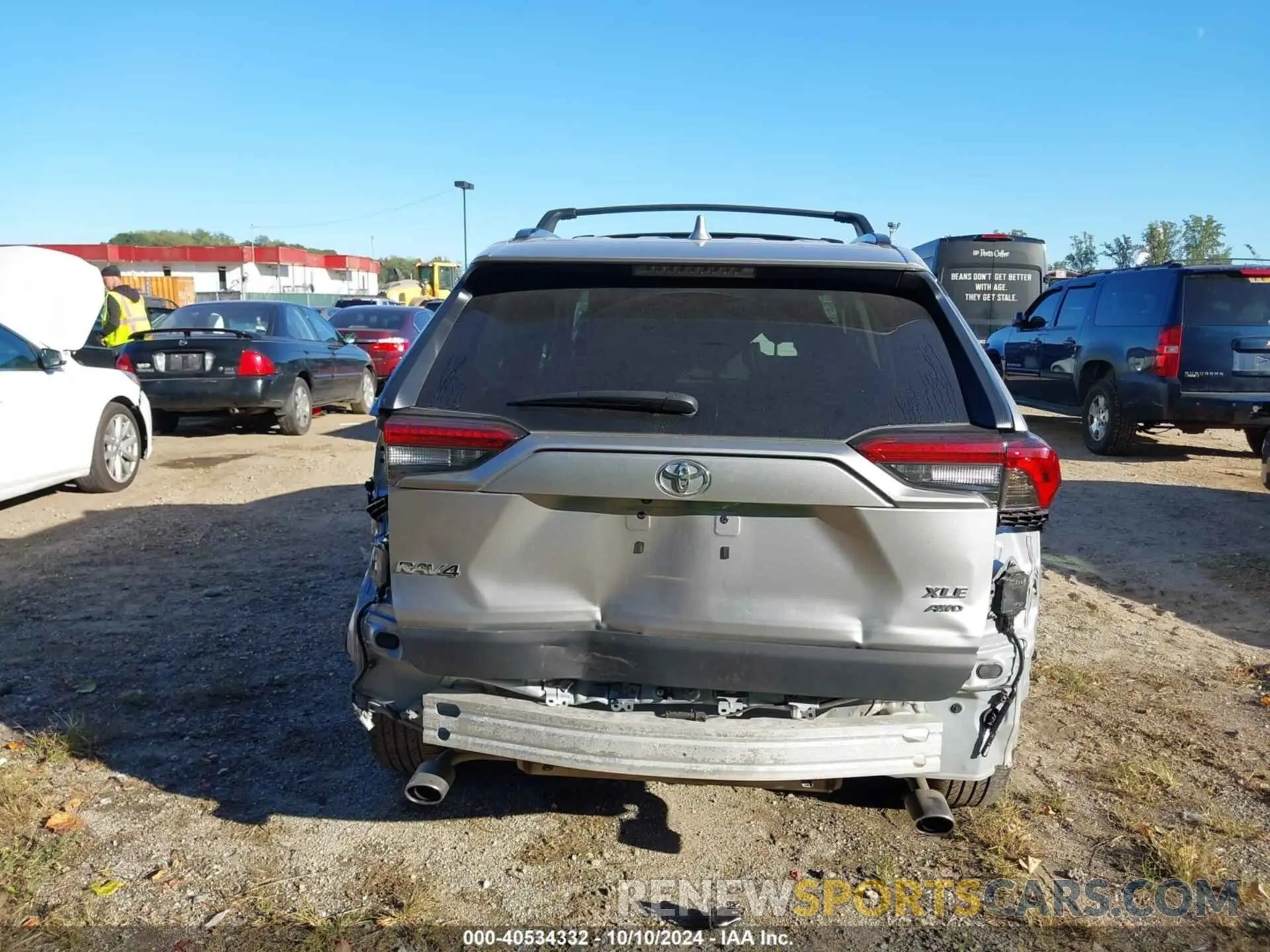 17 Photograph of a damaged car 2T3A1RFVXPC369965 TOYOTA RAV4 2023