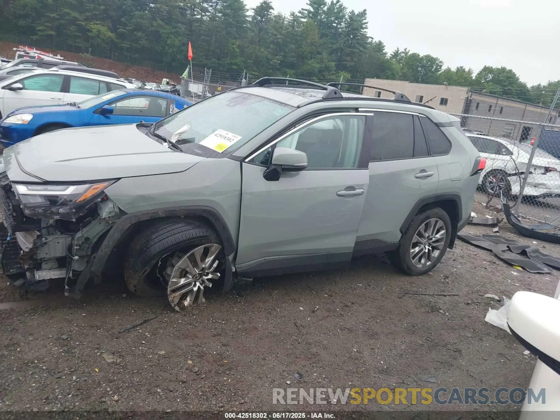 15 Photograph of a damaged car 2T3A1RFVXPW364683 TOYOTA RAV4 2023