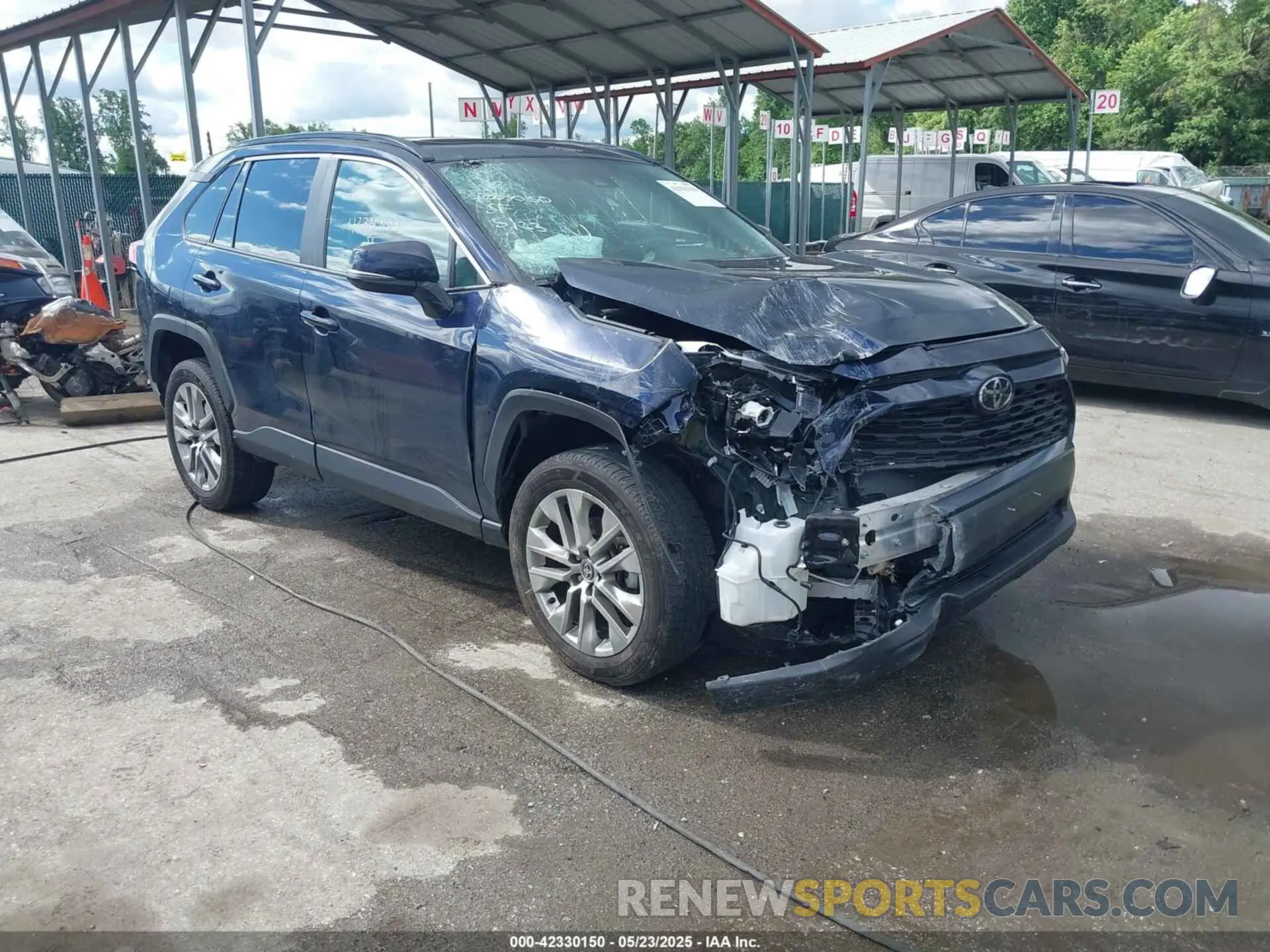1 Photograph of a damaged car 2T3A1RFVXPW389812 TOYOTA RAV4 2023