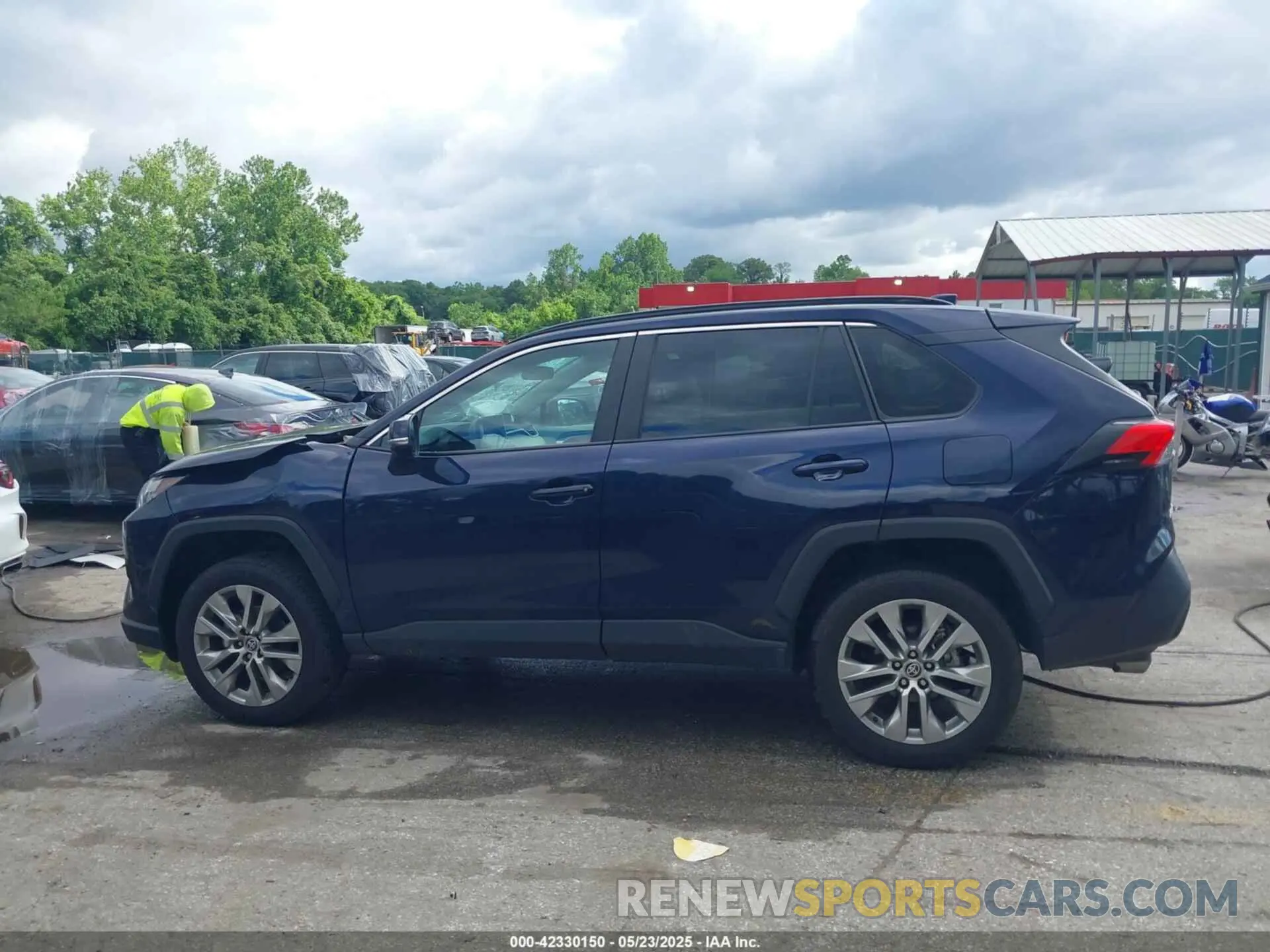 14 Photograph of a damaged car 2T3A1RFVXPW389812 TOYOTA RAV4 2023