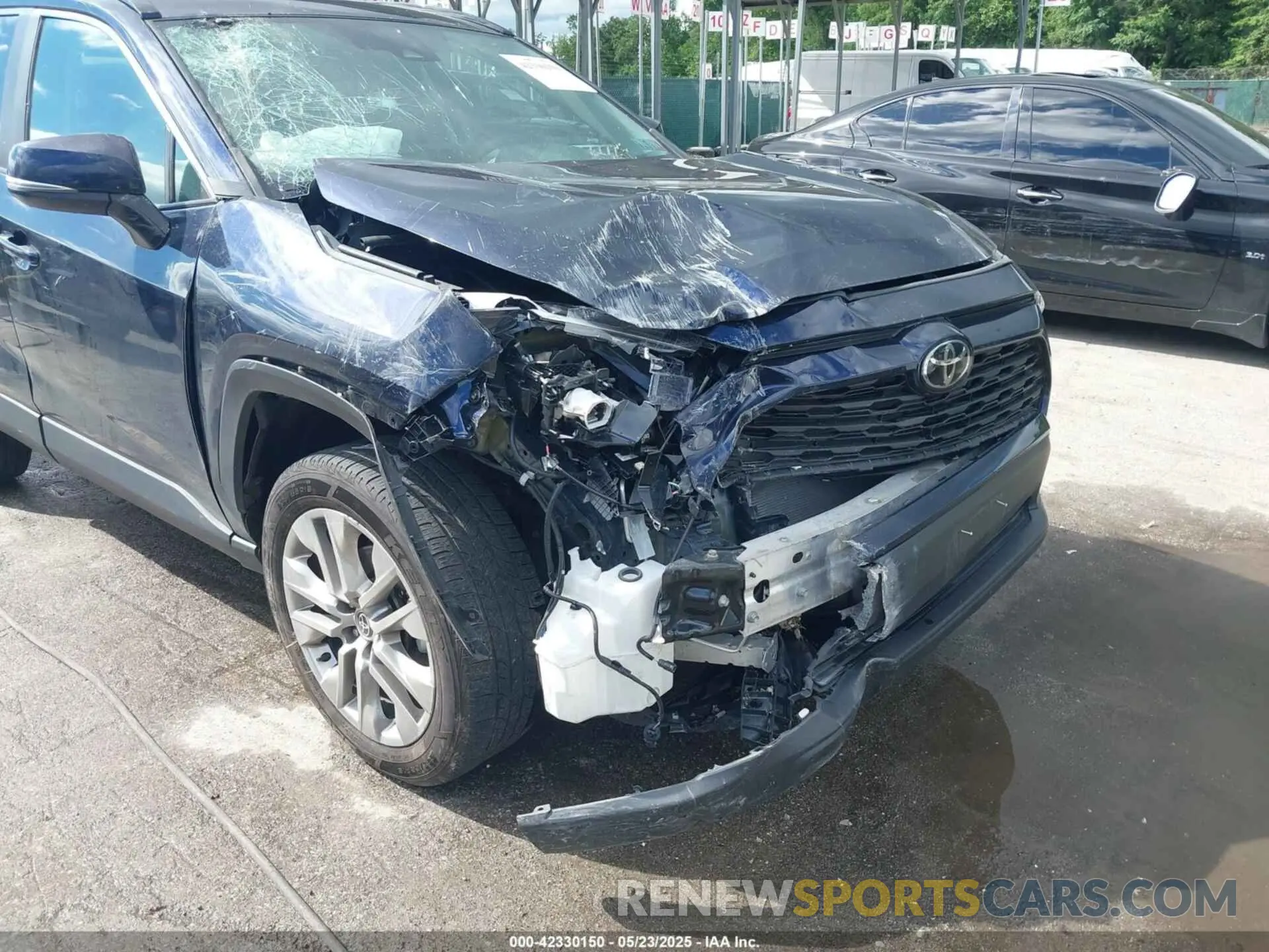 17 Photograph of a damaged car 2T3A1RFVXPW389812 TOYOTA RAV4 2023