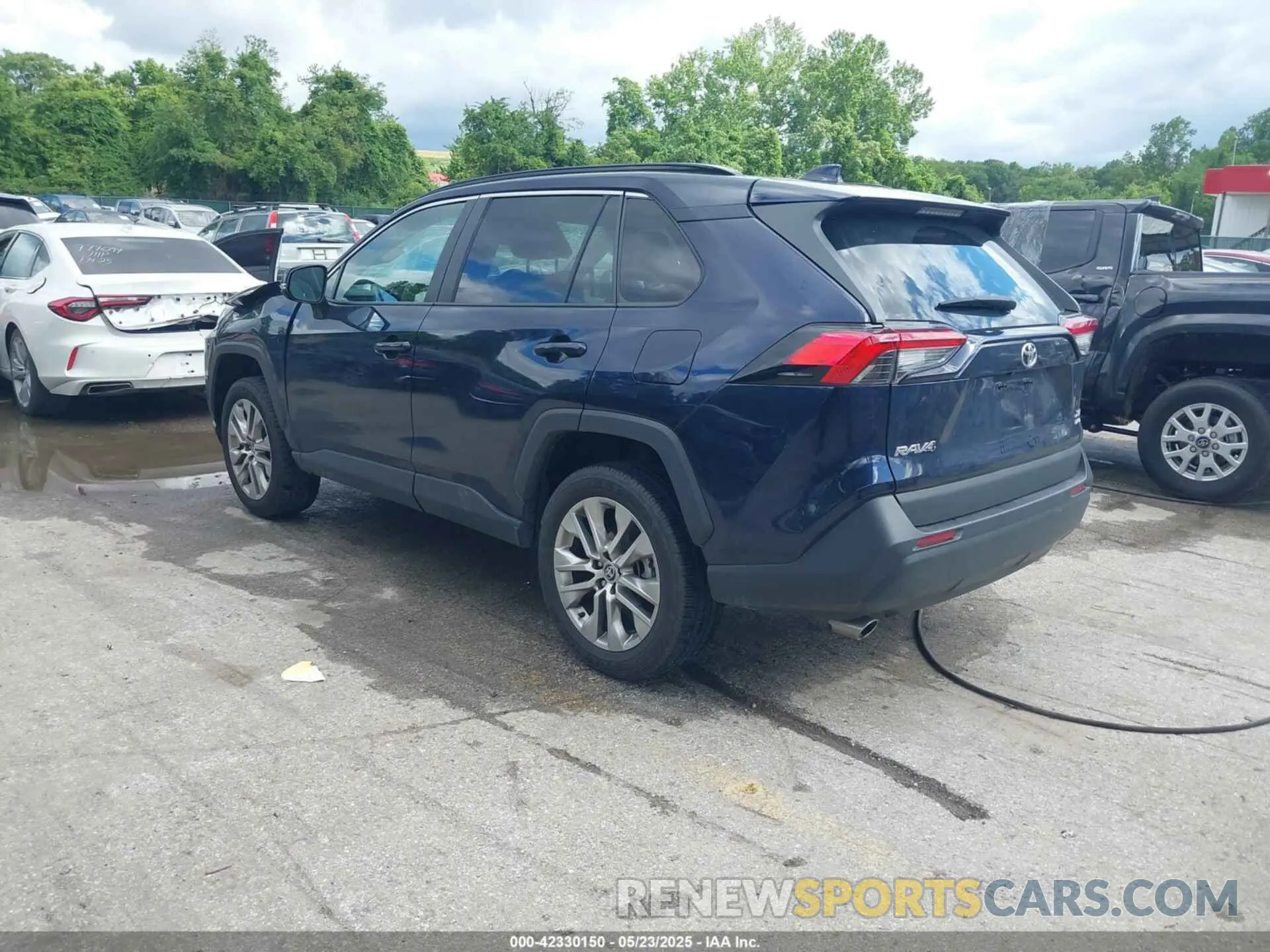 3 Photograph of a damaged car 2T3A1RFVXPW389812 TOYOTA RAV4 2023