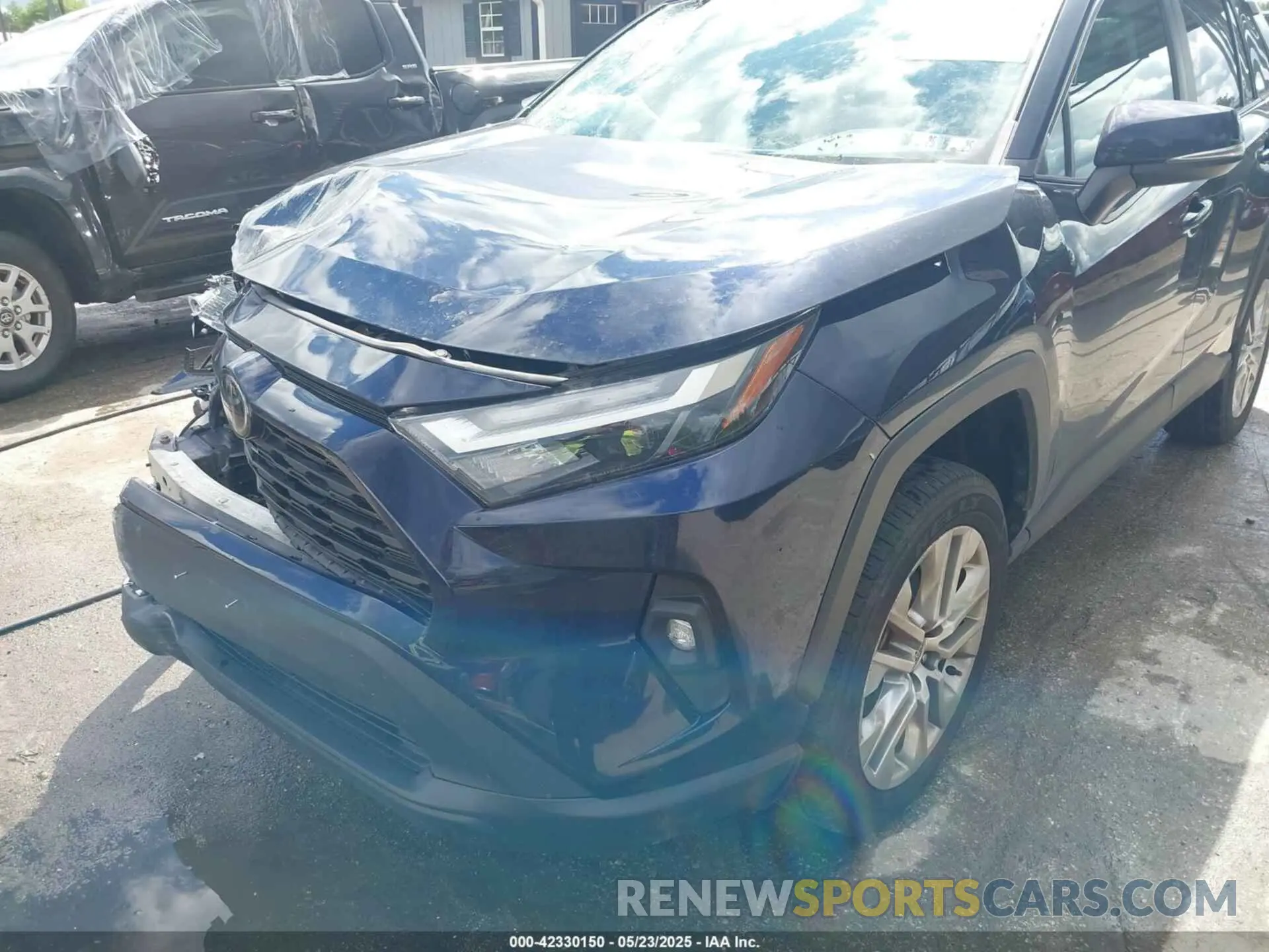 6 Photograph of a damaged car 2T3A1RFVXPW389812 TOYOTA RAV4 2023