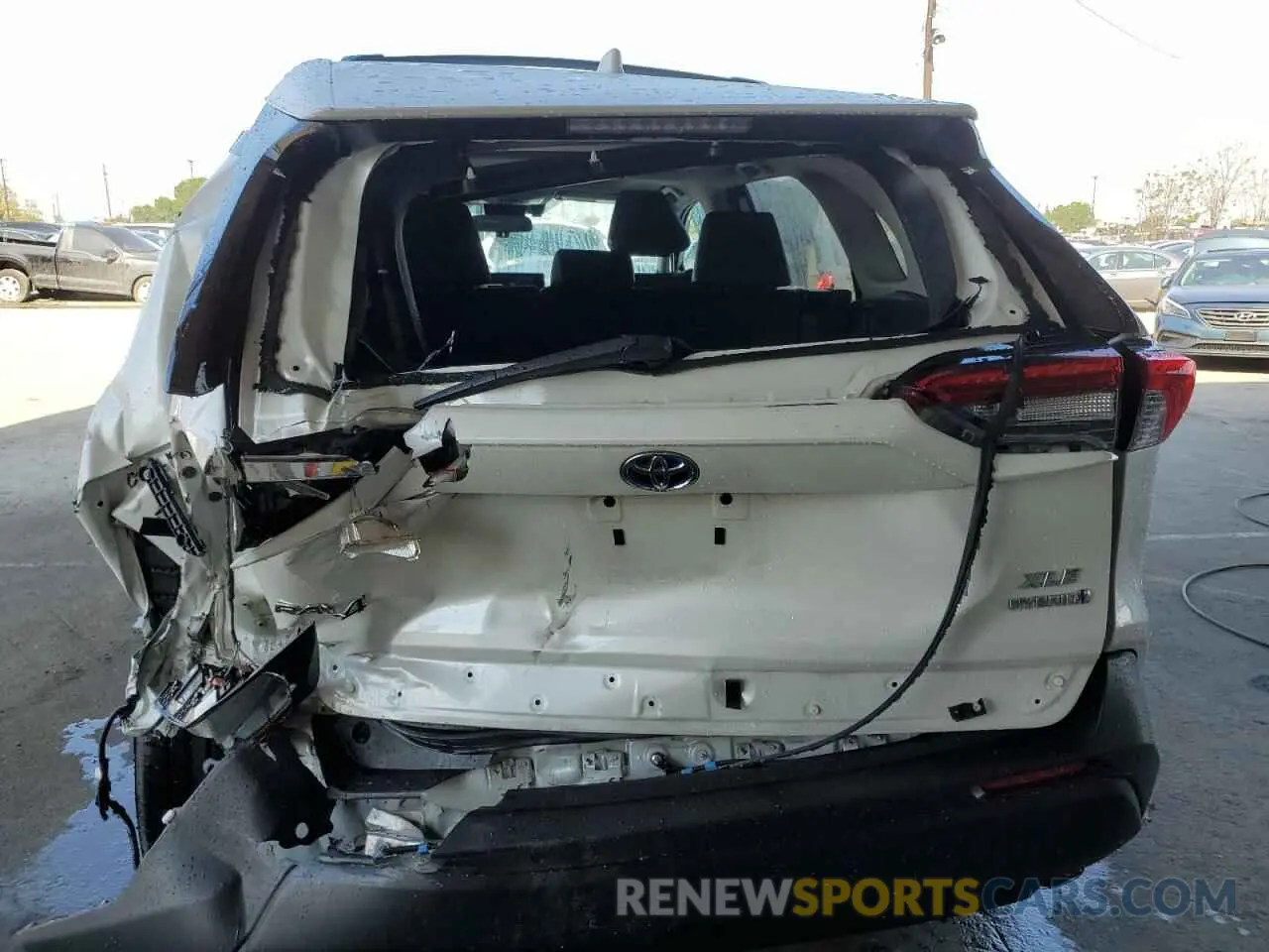 6 Photograph of a damaged car 2T3B6RFV8PW043716 TOYOTA RAV4 2023