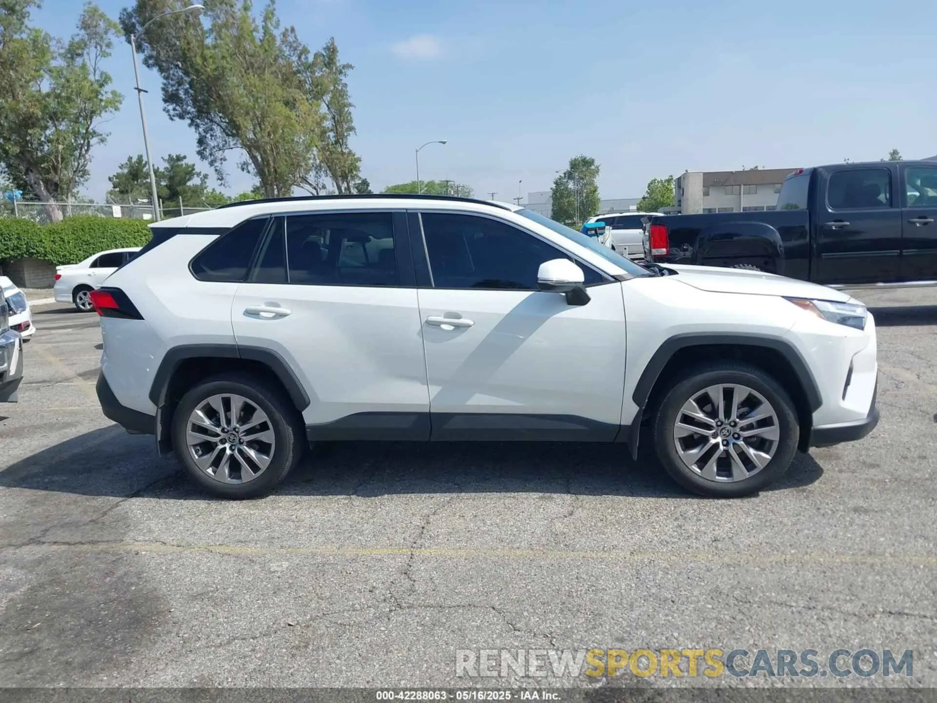 13 Photograph of a damaged car 2T3C1RFV0PW269588 TOYOTA RAV4 2023