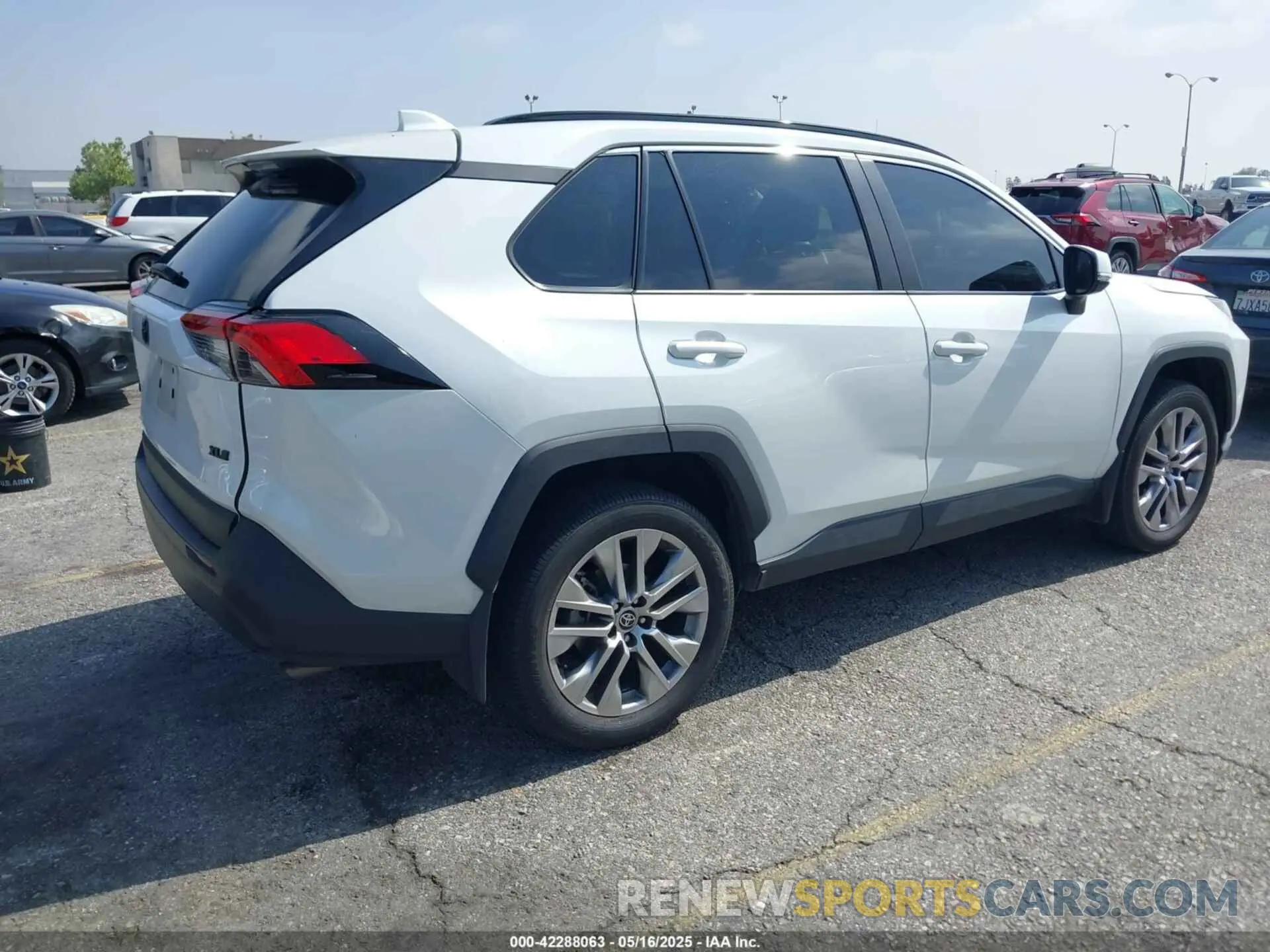 4 Photograph of a damaged car 2T3C1RFV0PW269588 TOYOTA RAV4 2023