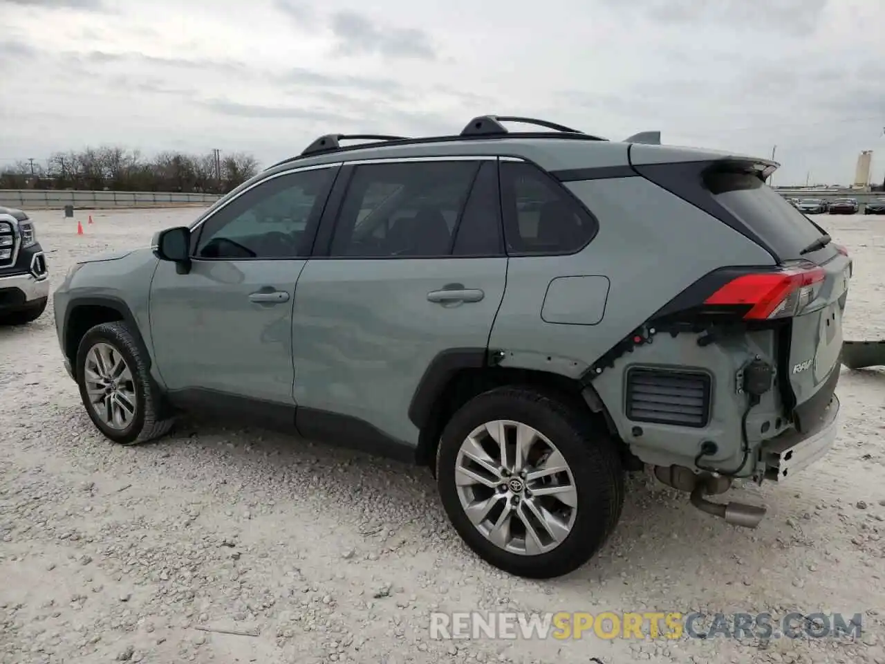 2 Photograph of a damaged car 2T3C1RFV0PW284415 TOYOTA RAV4 2023