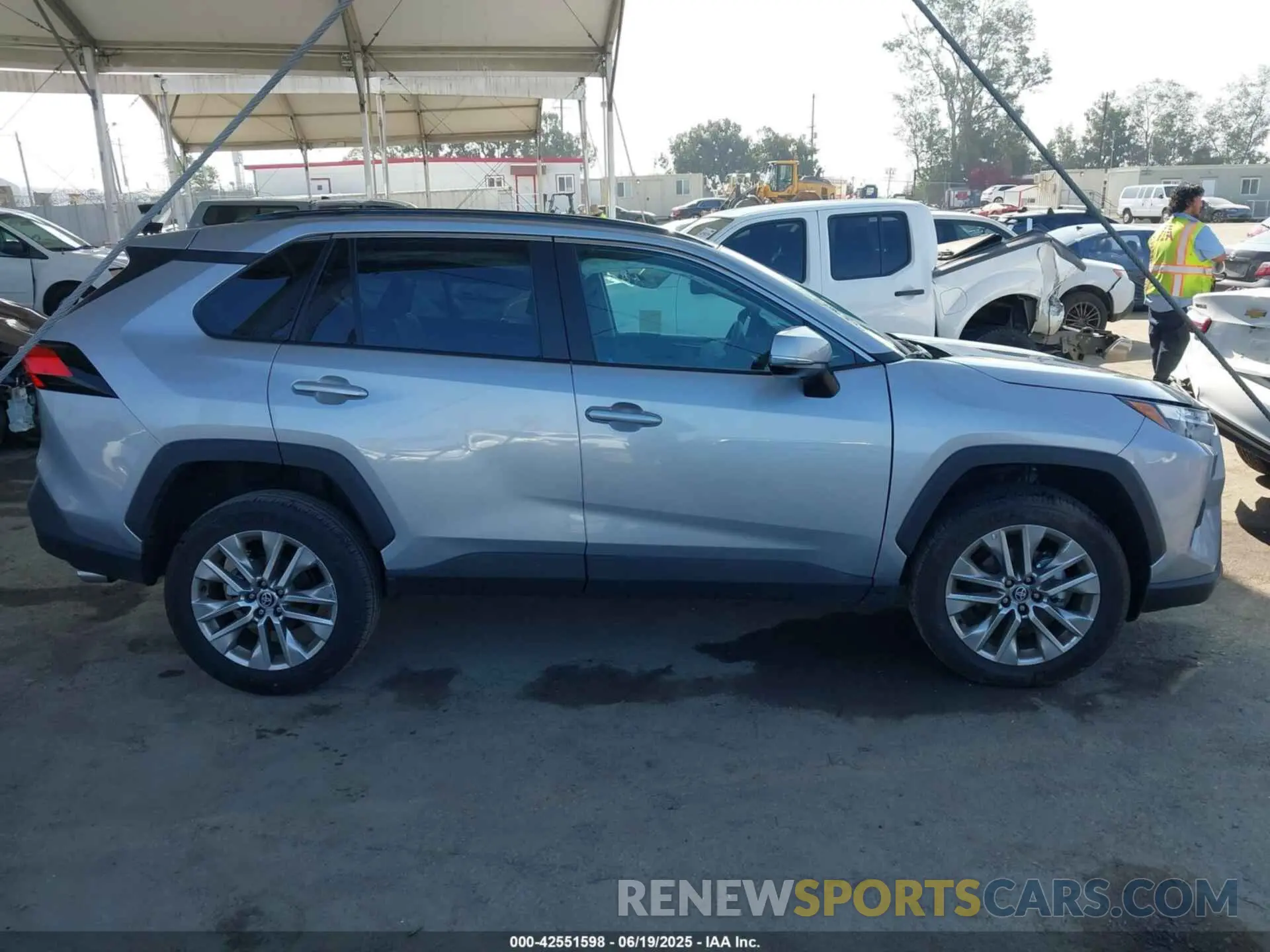 13 Photograph of a damaged car 2T3C1RFV0PW298704 TOYOTA RAV4 2023