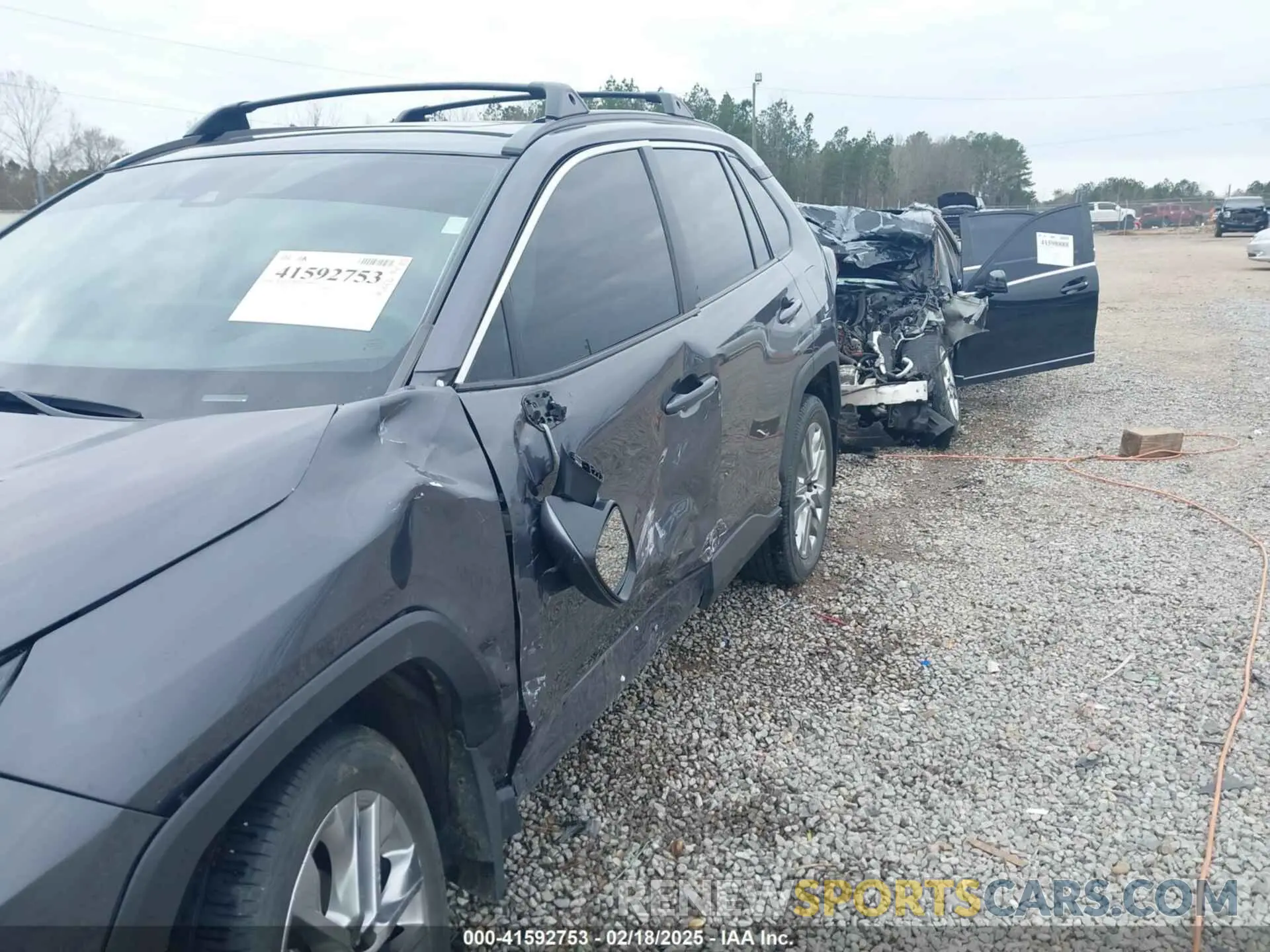 16 Photograph of a damaged car 2T3C1RFV1PW256851 TOYOTA RAV4 2023