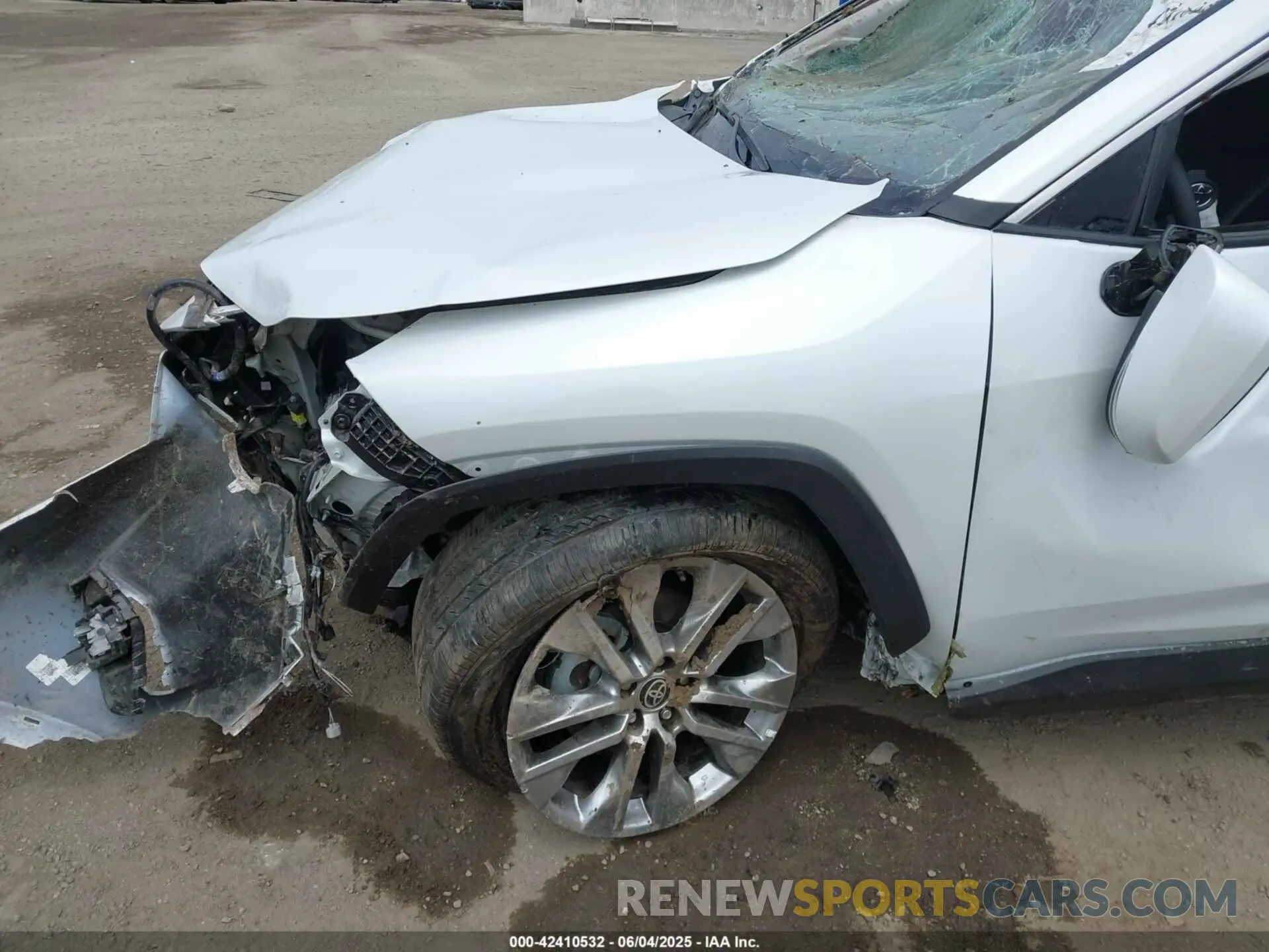 13 Photograph of a damaged car 2T3C1RFV4PW295885 TOYOTA RAV4 2023