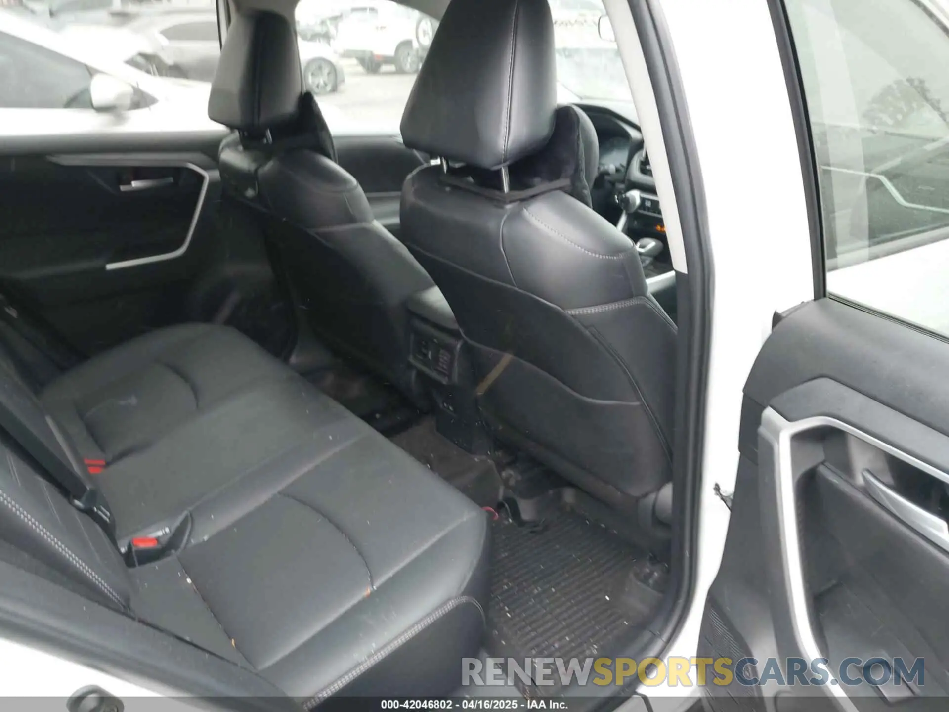 8 Photograph of a damaged car 2T3C1RFV5PW281350 TOYOTA RAV4 2023