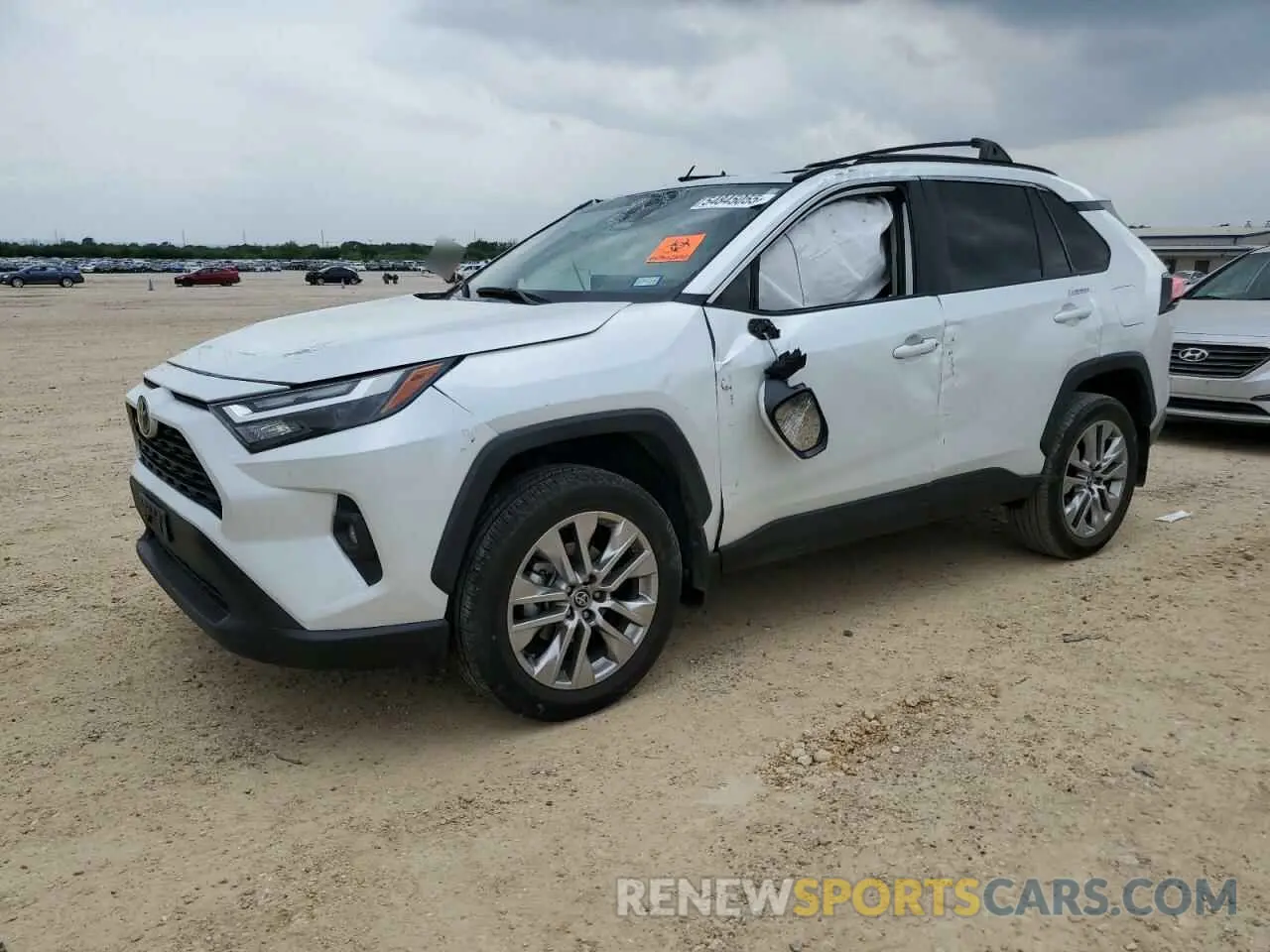 1 Photograph of a damaged car 2T3C1RFV5PW284765 TOYOTA RAV4 2023