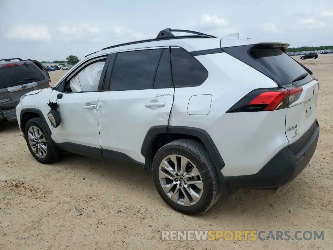 2 Photograph of a damaged car 2T3C1RFV5PW284765 TOYOTA RAV4 2023