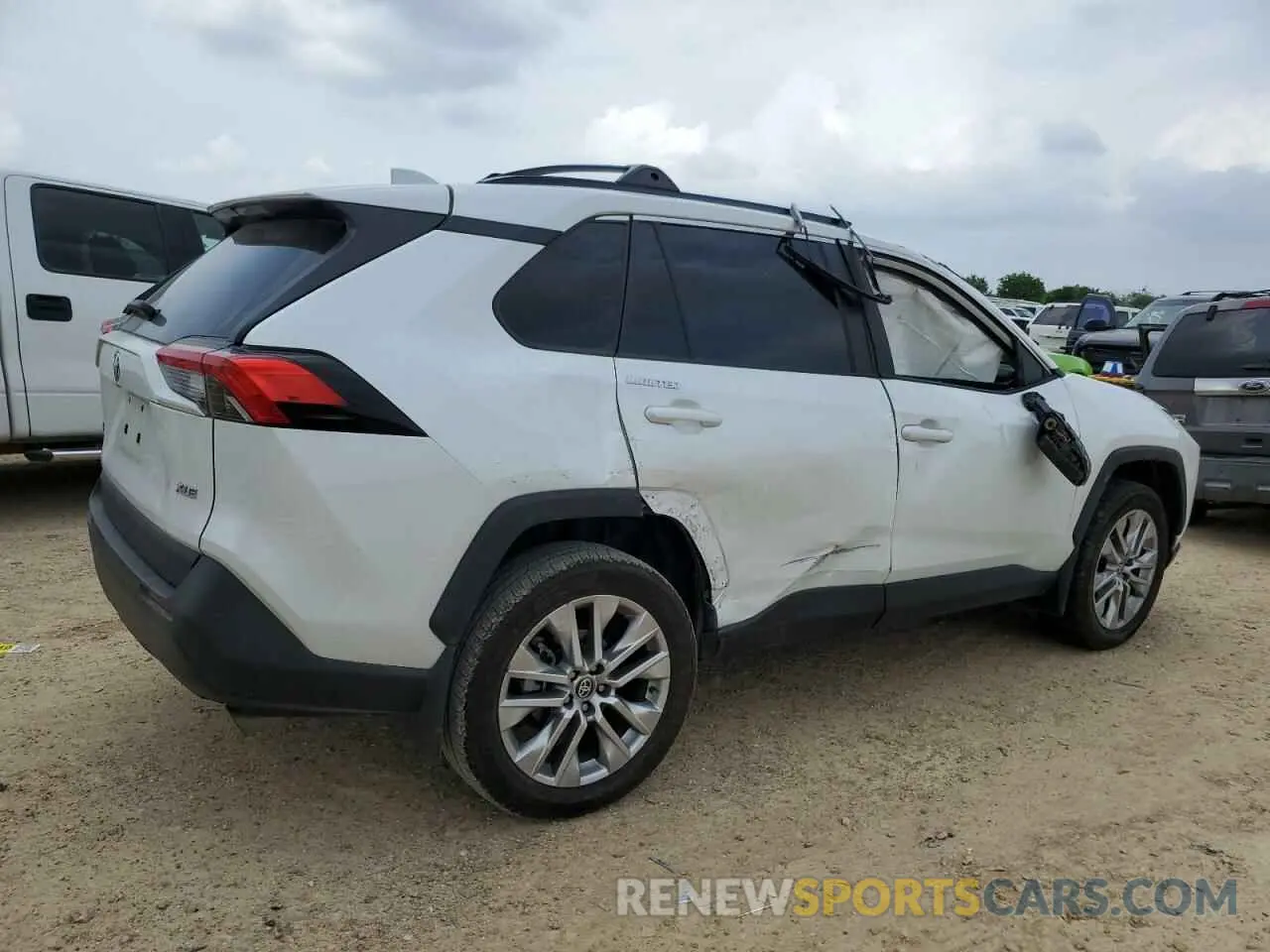 3 Photograph of a damaged car 2T3C1RFV5PW284765 TOYOTA RAV4 2023