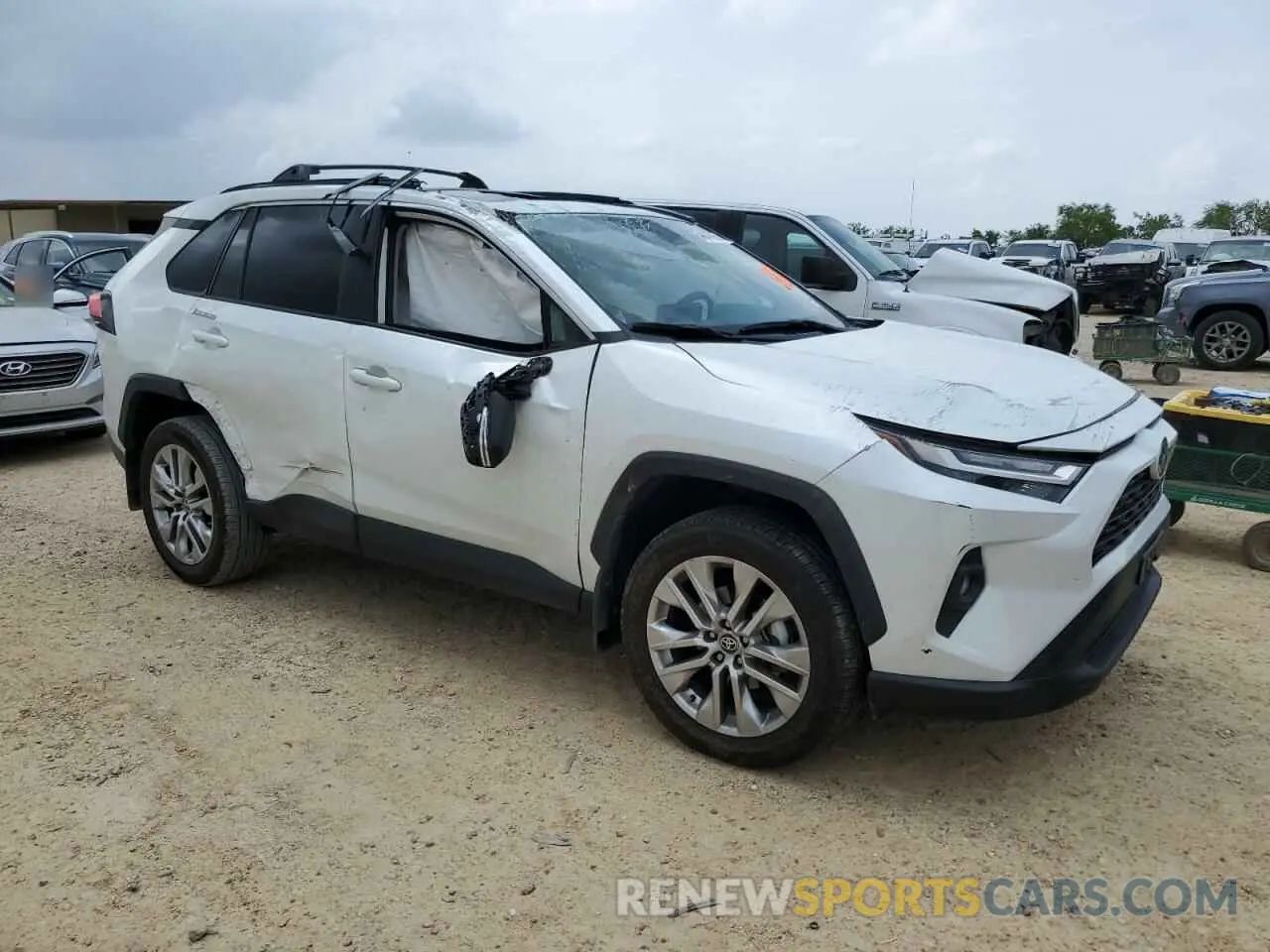 4 Photograph of a damaged car 2T3C1RFV5PW284765 TOYOTA RAV4 2023