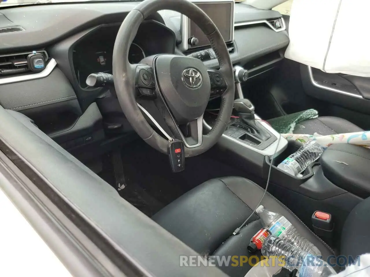 8 Photograph of a damaged car 2T3C1RFV5PW284765 TOYOTA RAV4 2023