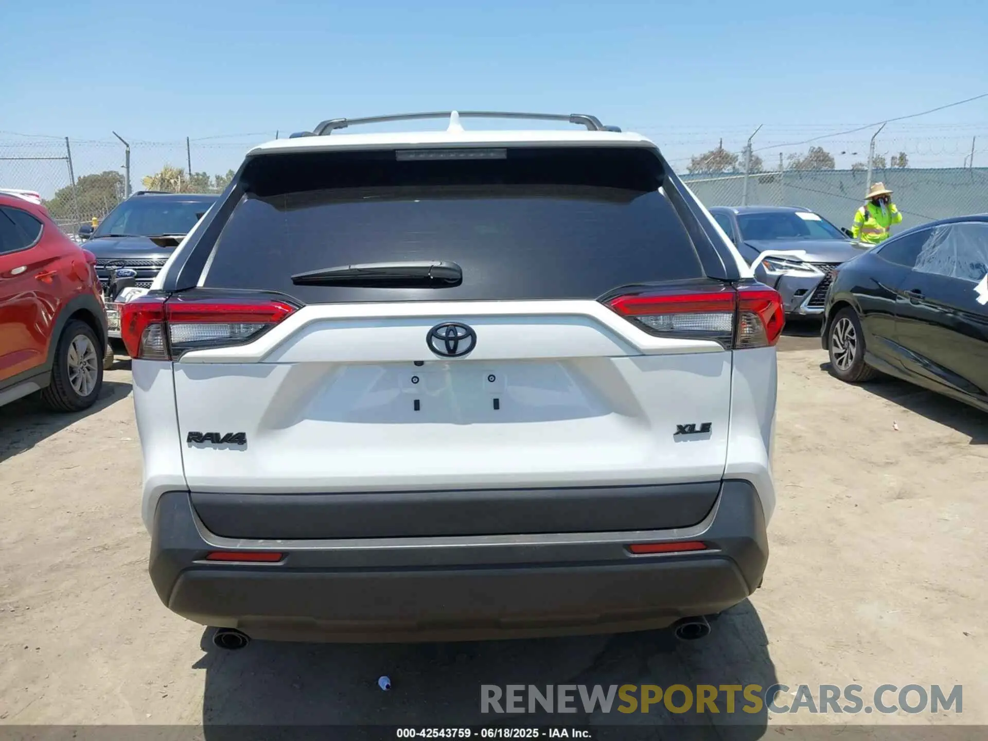 17 Photograph of a damaged car 2T3C1RFV5PW284796 TOYOTA RAV4 2023