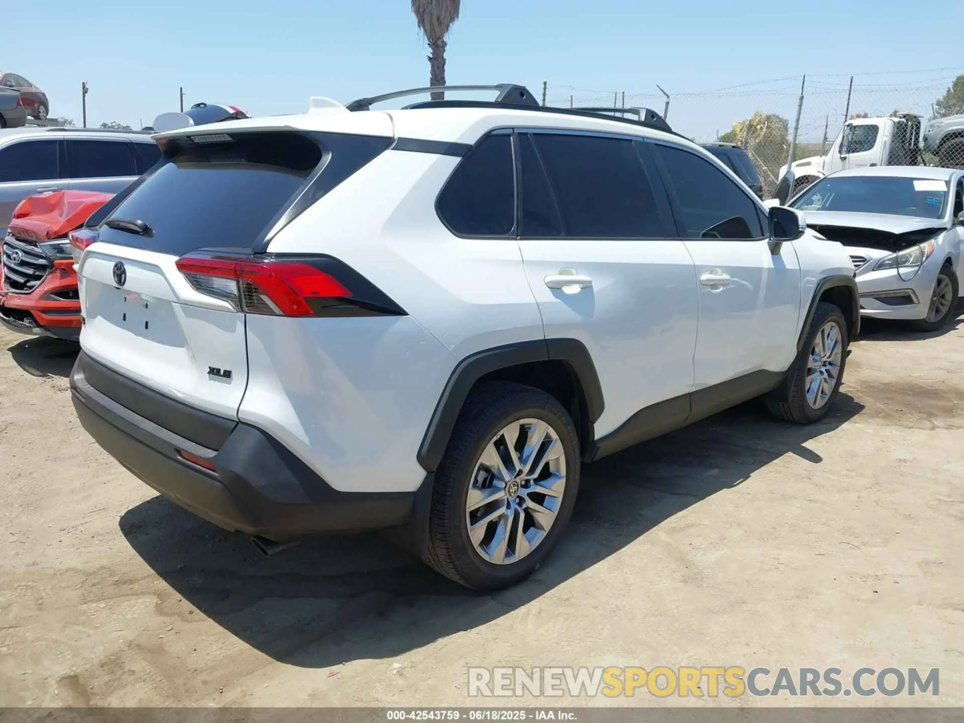 4 Photograph of a damaged car 2T3C1RFV5PW284796 TOYOTA RAV4 2023