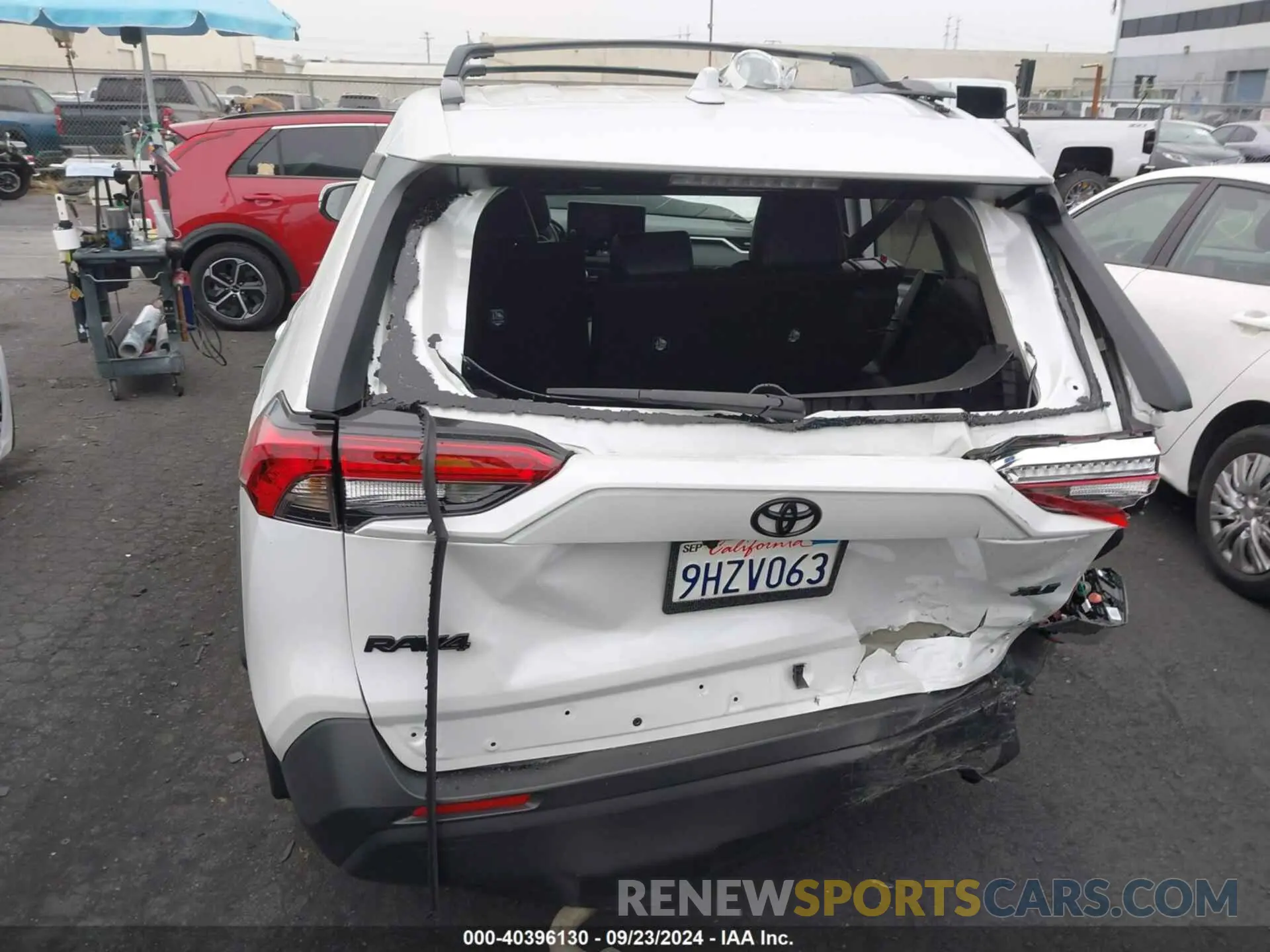 17 Photograph of a damaged car 2T3C1RFV6PW287500 TOYOTA RAV4 2023