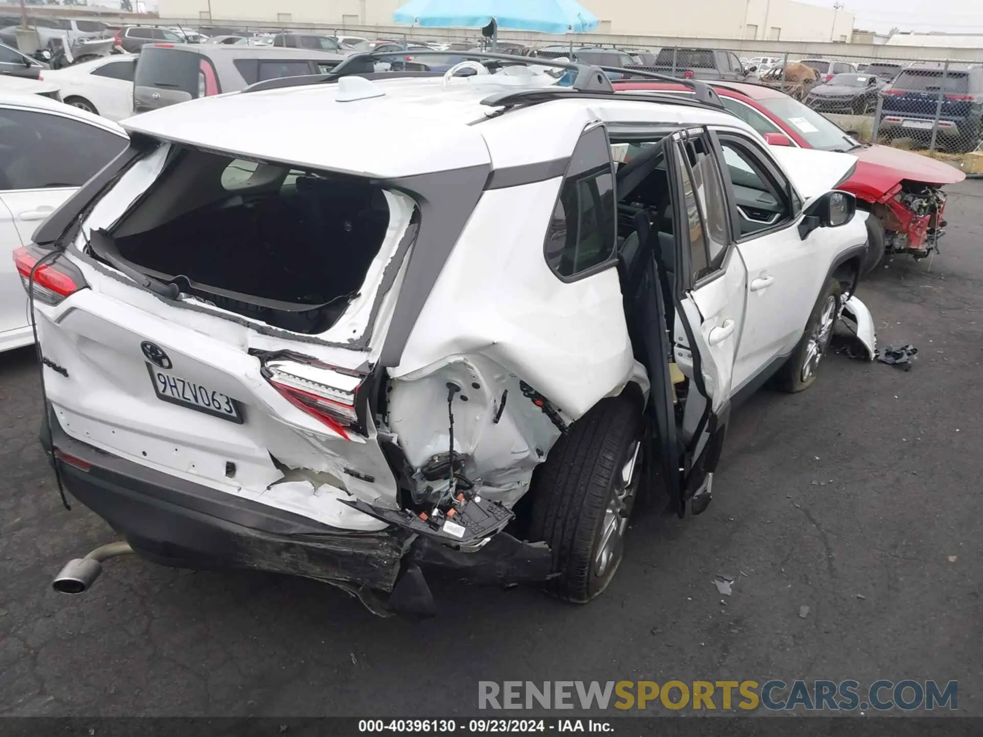 4 Photograph of a damaged car 2T3C1RFV6PW287500 TOYOTA RAV4 2023