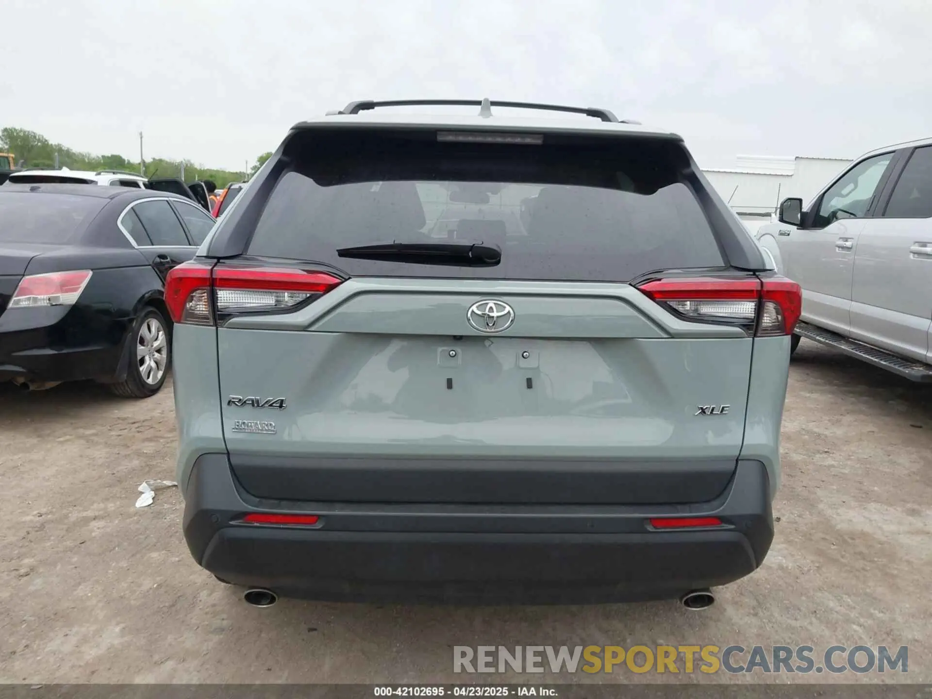 16 Photograph of a damaged car 2T3C1RFV7PW258622 TOYOTA RAV4 2023