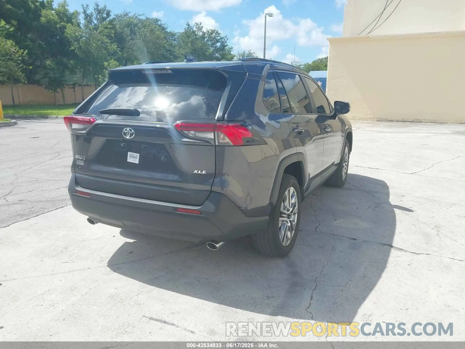 4 Photograph of a damaged car 2T3C1RFV8PC227493 TOYOTA RAV4 2023