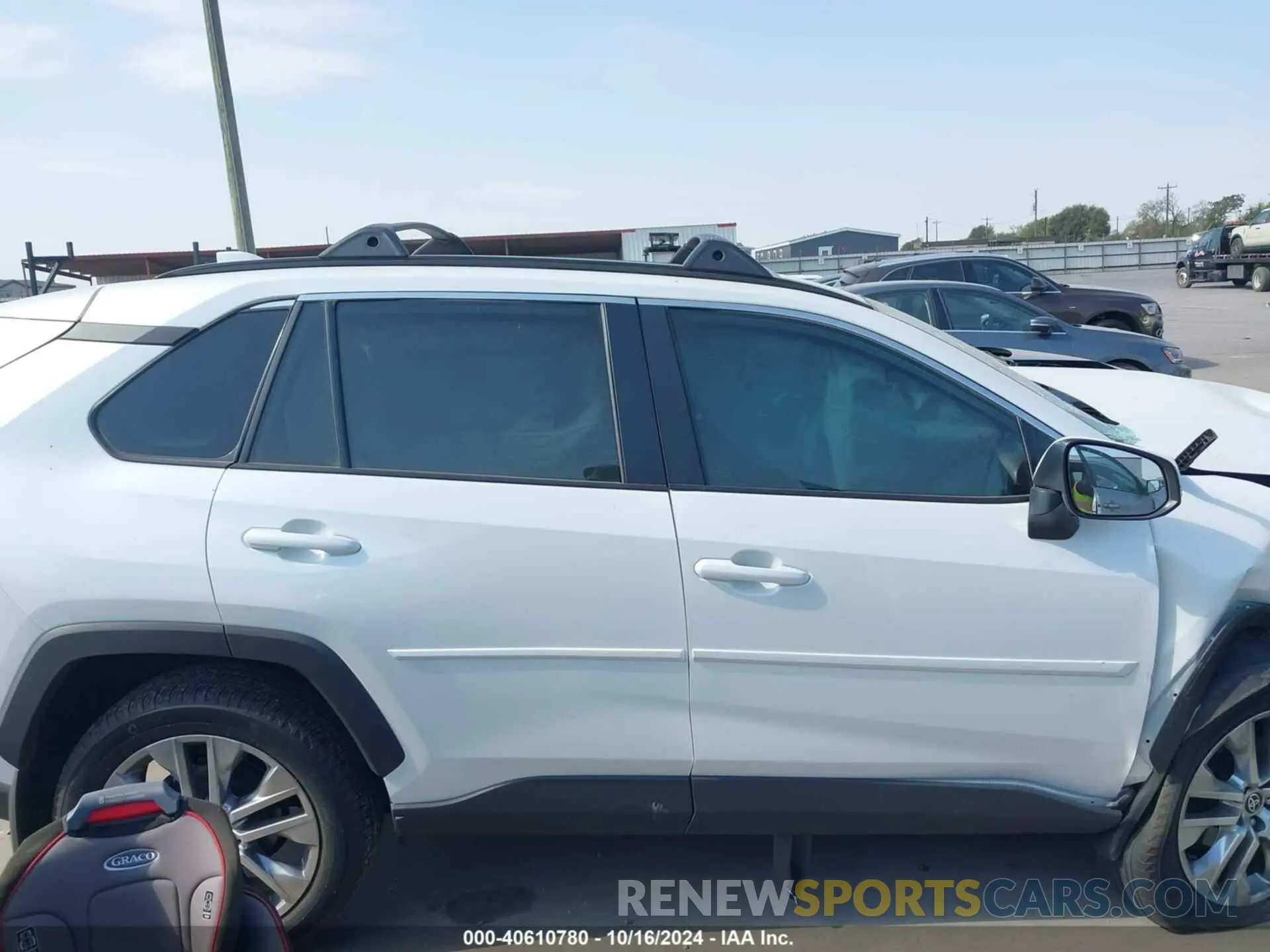 13 Photograph of a damaged car 2T3C1RFV8PW299552 TOYOTA RAV4 2023