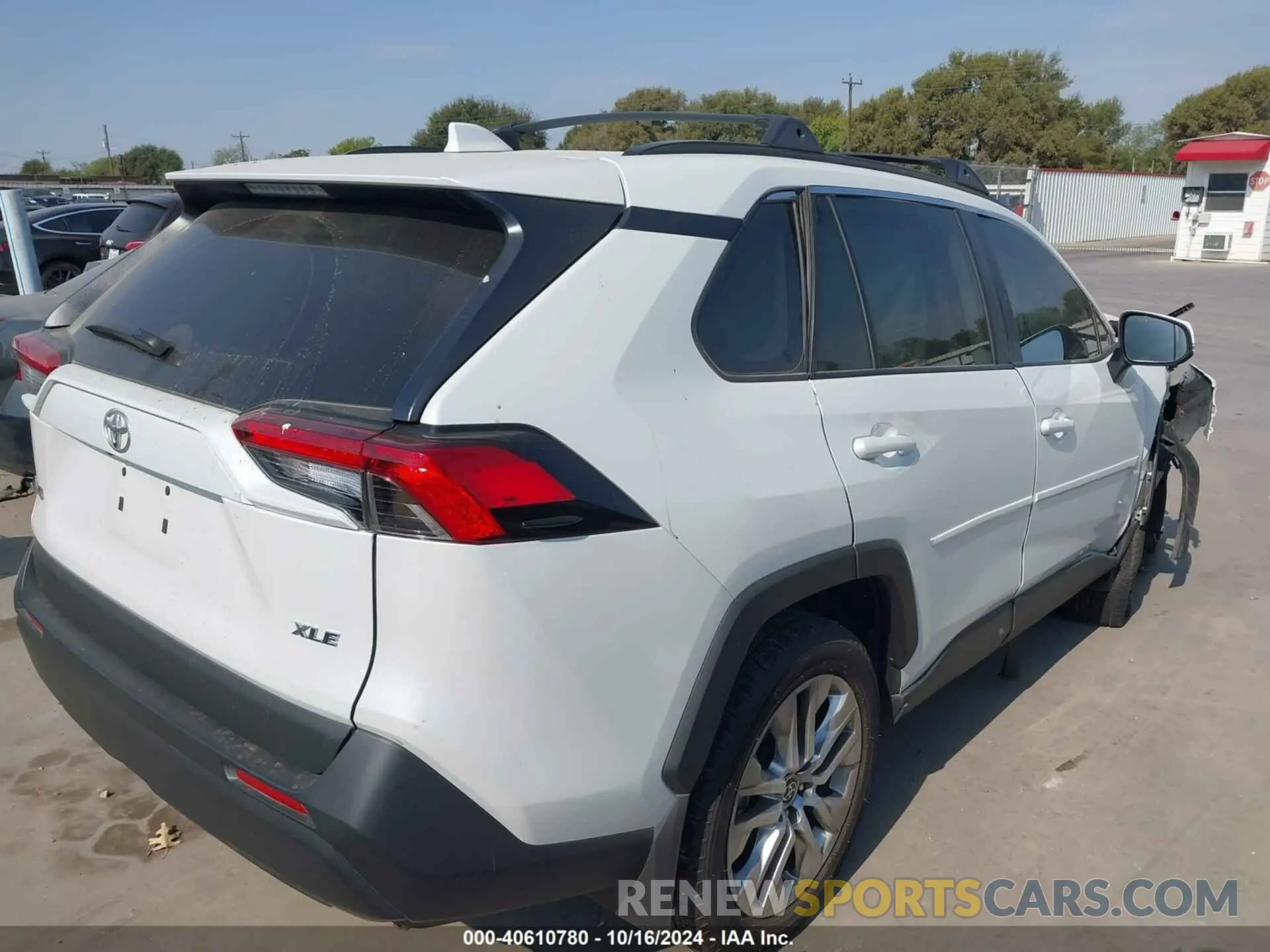 4 Photograph of a damaged car 2T3C1RFV8PW299552 TOYOTA RAV4 2023