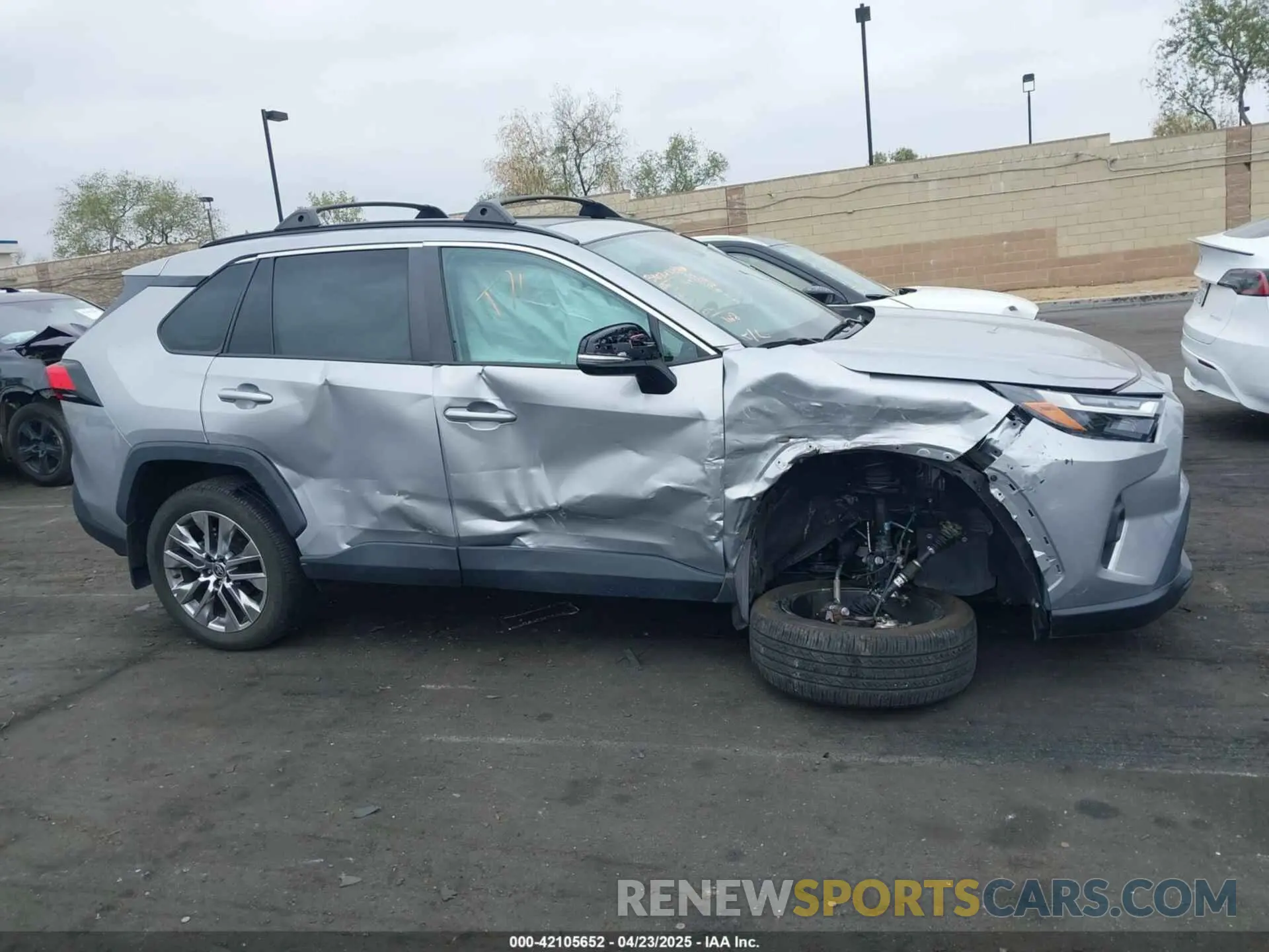 13 Photograph of a damaged car 2T3C1RFV9PW258508 TOYOTA RAV4 2023
