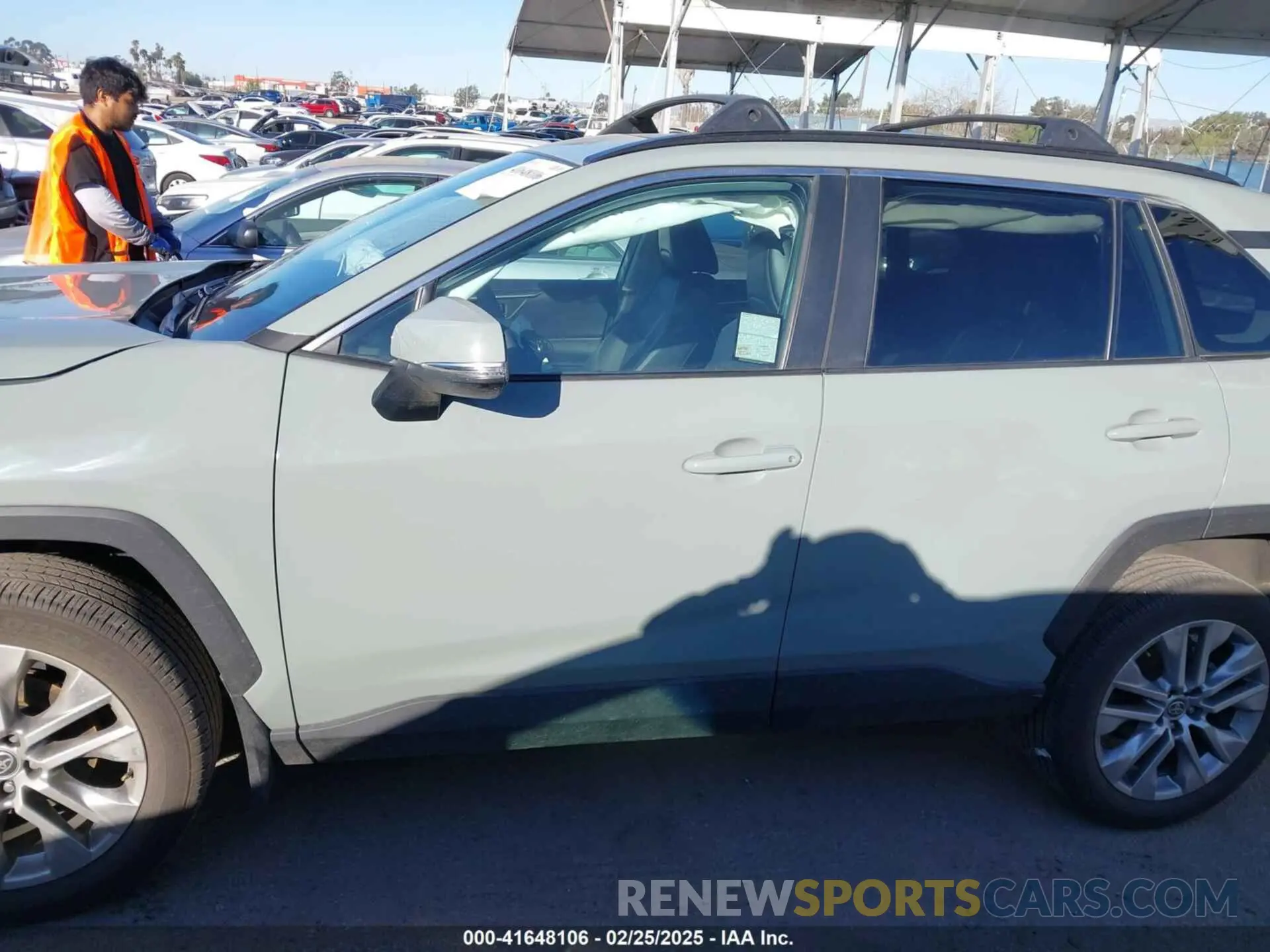 14 Photograph of a damaged car 2T3C1RFV9PW290598 TOYOTA RAV4 2023