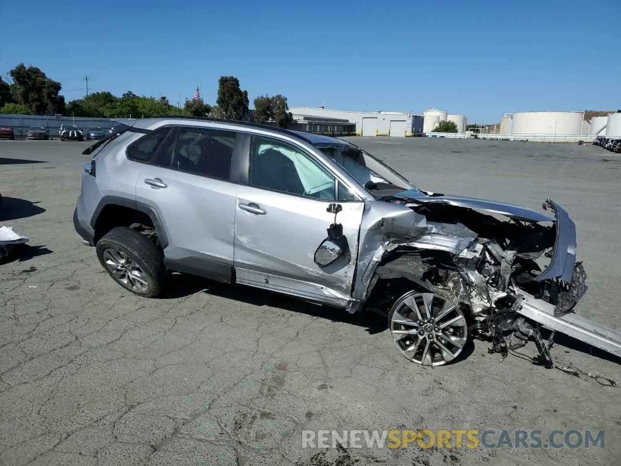 4 Photograph of a damaged car 2T3C1RFVXPW248313 TOYOTA RAV4 2023