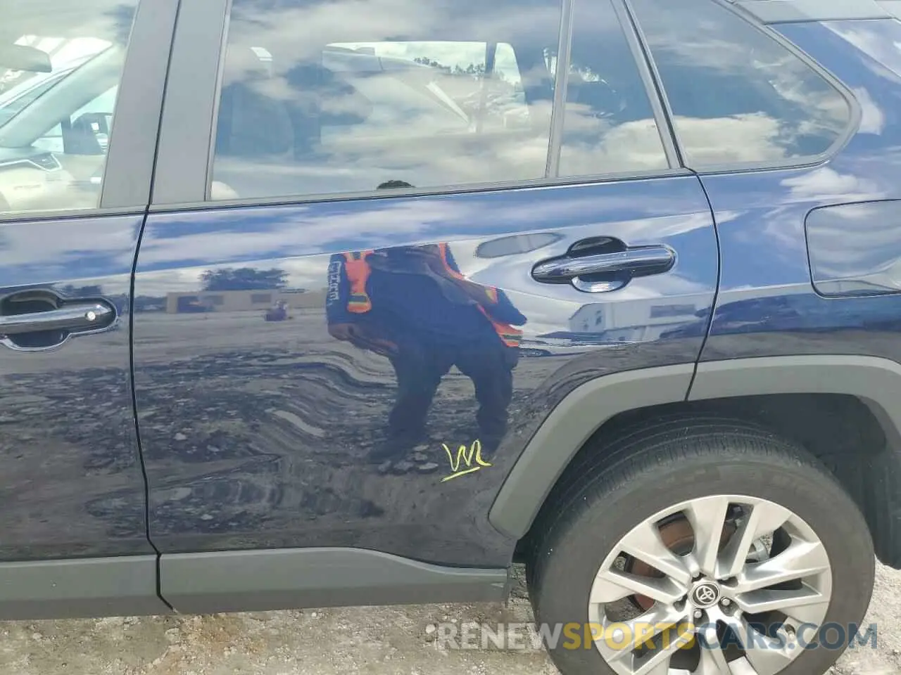 13 Photograph of a damaged car 2T3C1RFVXPW283577 TOYOTA RAV4 2023