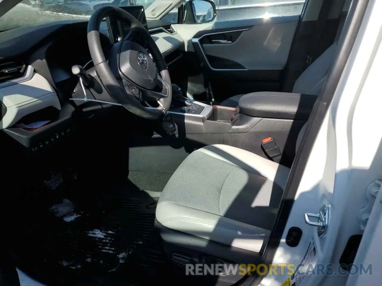 7 Photograph of a damaged car 2T3D6RFV7PW046292 TOYOTA RAV4 2023