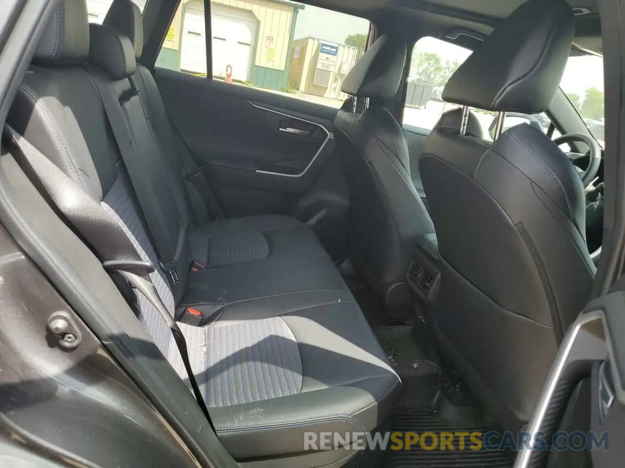 10 Photograph of a damaged car 2T3E6RFV6PW039998 TOYOTA RAV4 2023