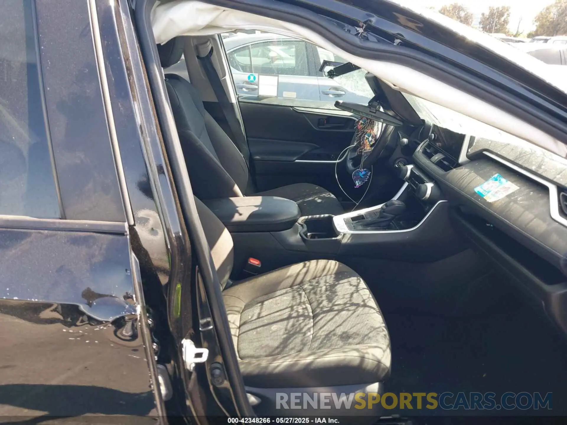 5 Photograph of a damaged car 2T3F1RFV0PC357541 TOYOTA RAV4 2023