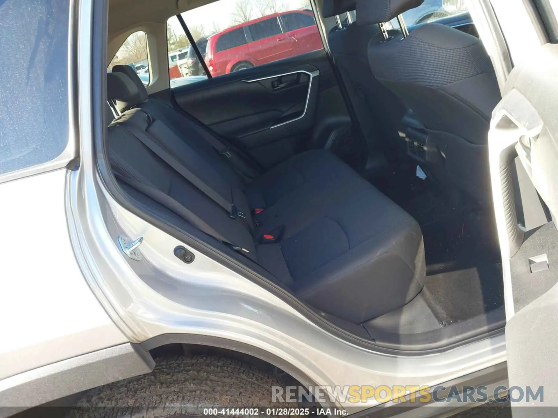8 Photograph of a damaged car 2T3F1RFV0PW368392 TOYOTA RAV4 2023