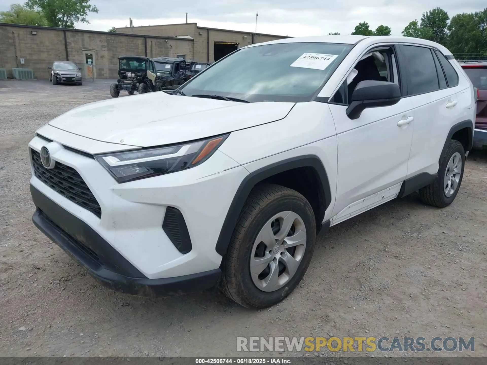 2 Photograph of a damaged car 2T3F1RFV1PW350337 TOYOTA RAV4 2023