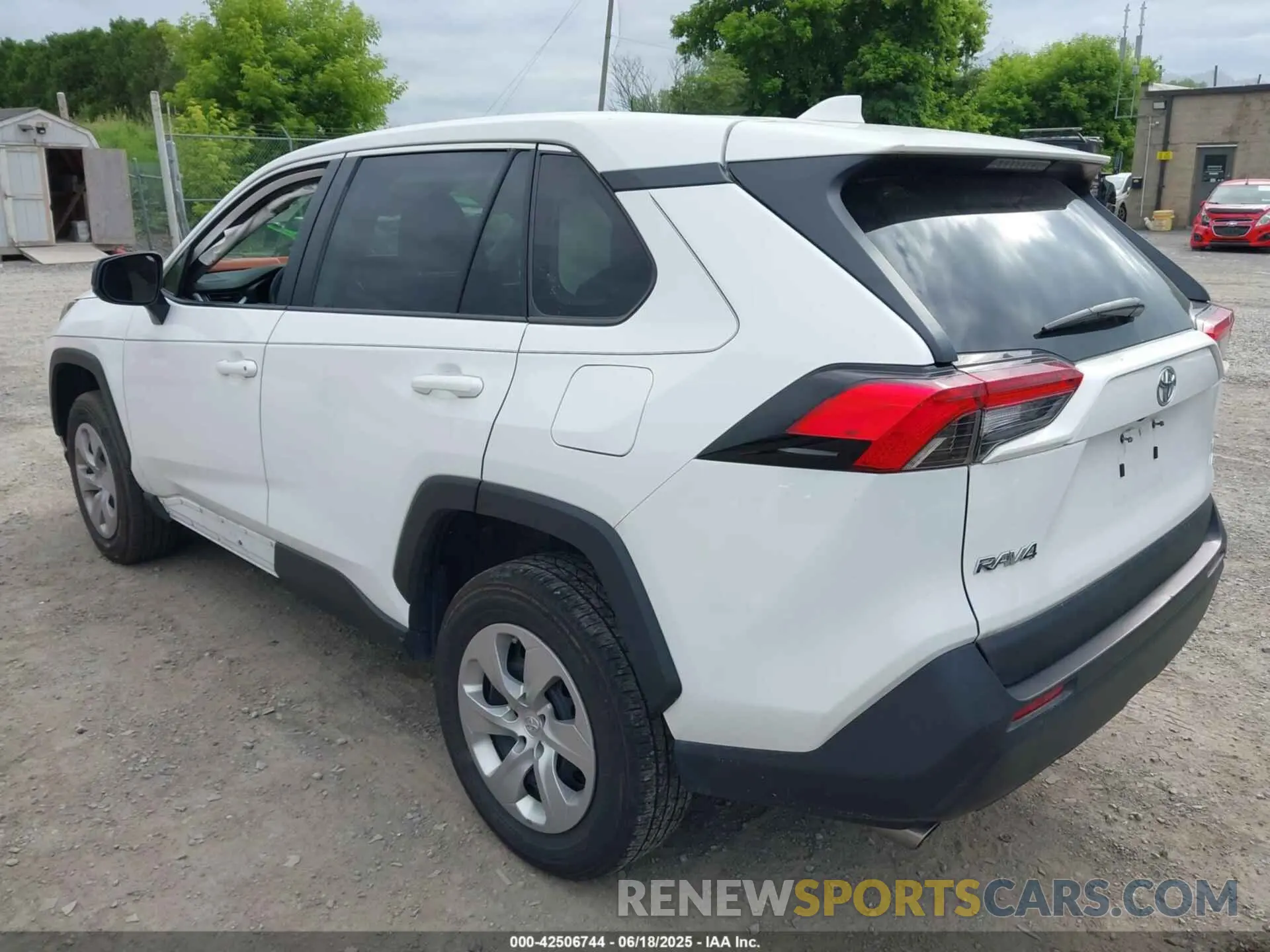 3 Photograph of a damaged car 2T3F1RFV1PW350337 TOYOTA RAV4 2023
