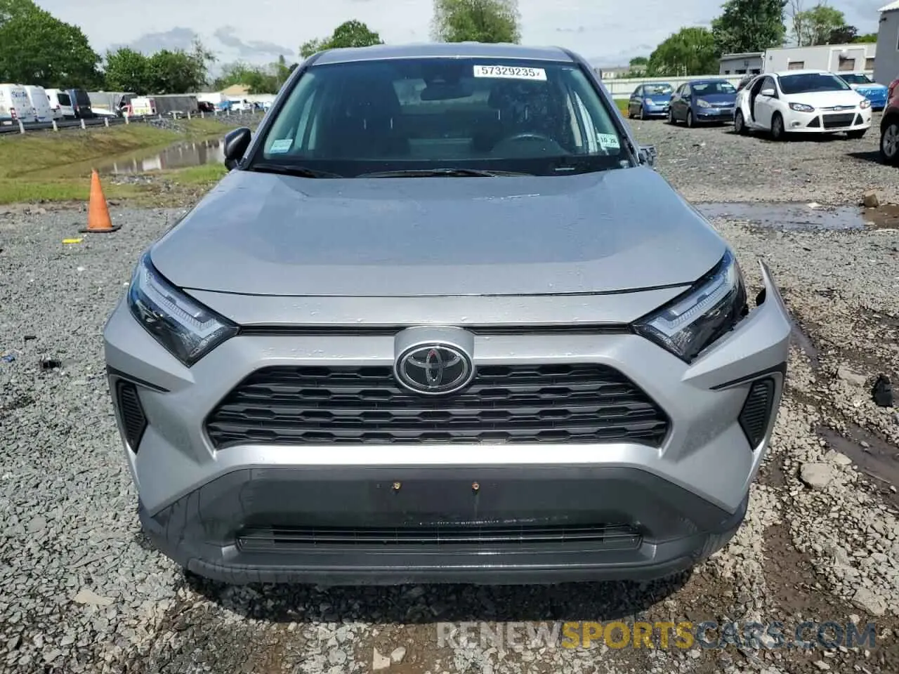 5 Photograph of a damaged car 2T3F1RFV1PW407331 TOYOTA RAV4 2023