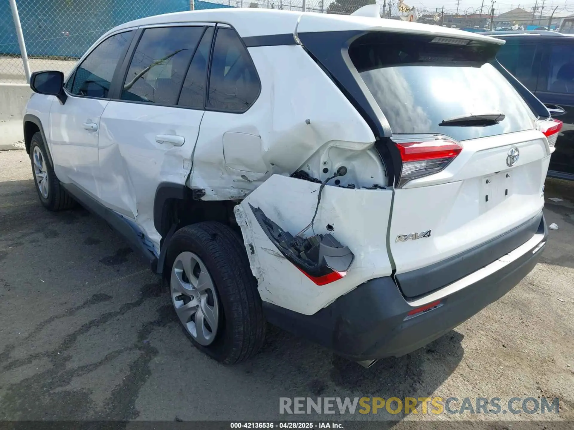 3 Photograph of a damaged car 2T3F1RFV3PC334254 TOYOTA RAV4 2023