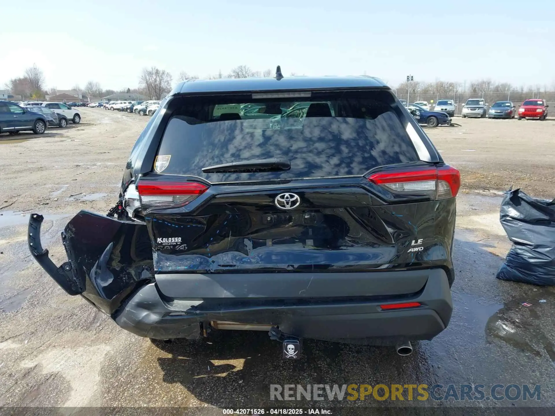 17 Photograph of a damaged car 2T3F1RFV4PC332593 TOYOTA RAV4 2023