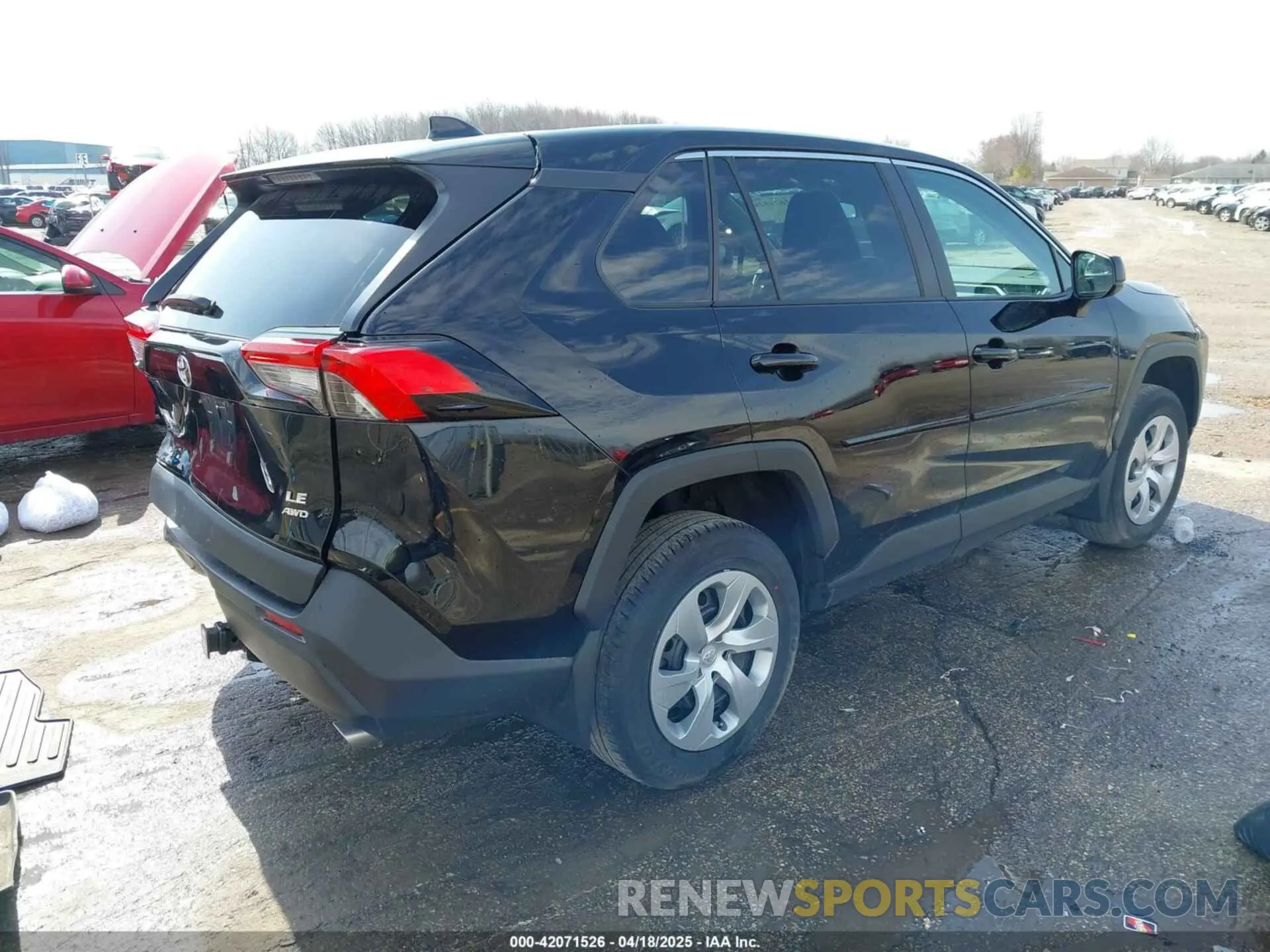 4 Photograph of a damaged car 2T3F1RFV4PC332593 TOYOTA RAV4 2023