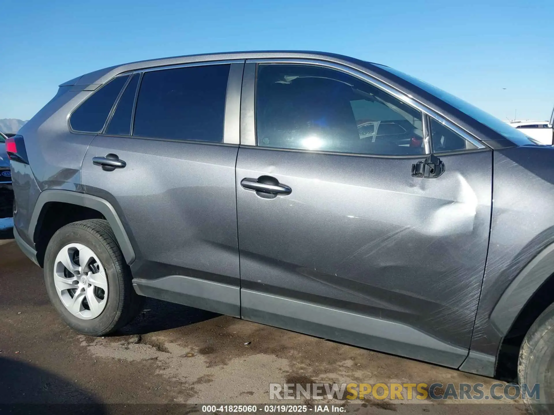 14 Photograph of a damaged car 2T3F1RFV5PC348351 TOYOTA RAV4 2023